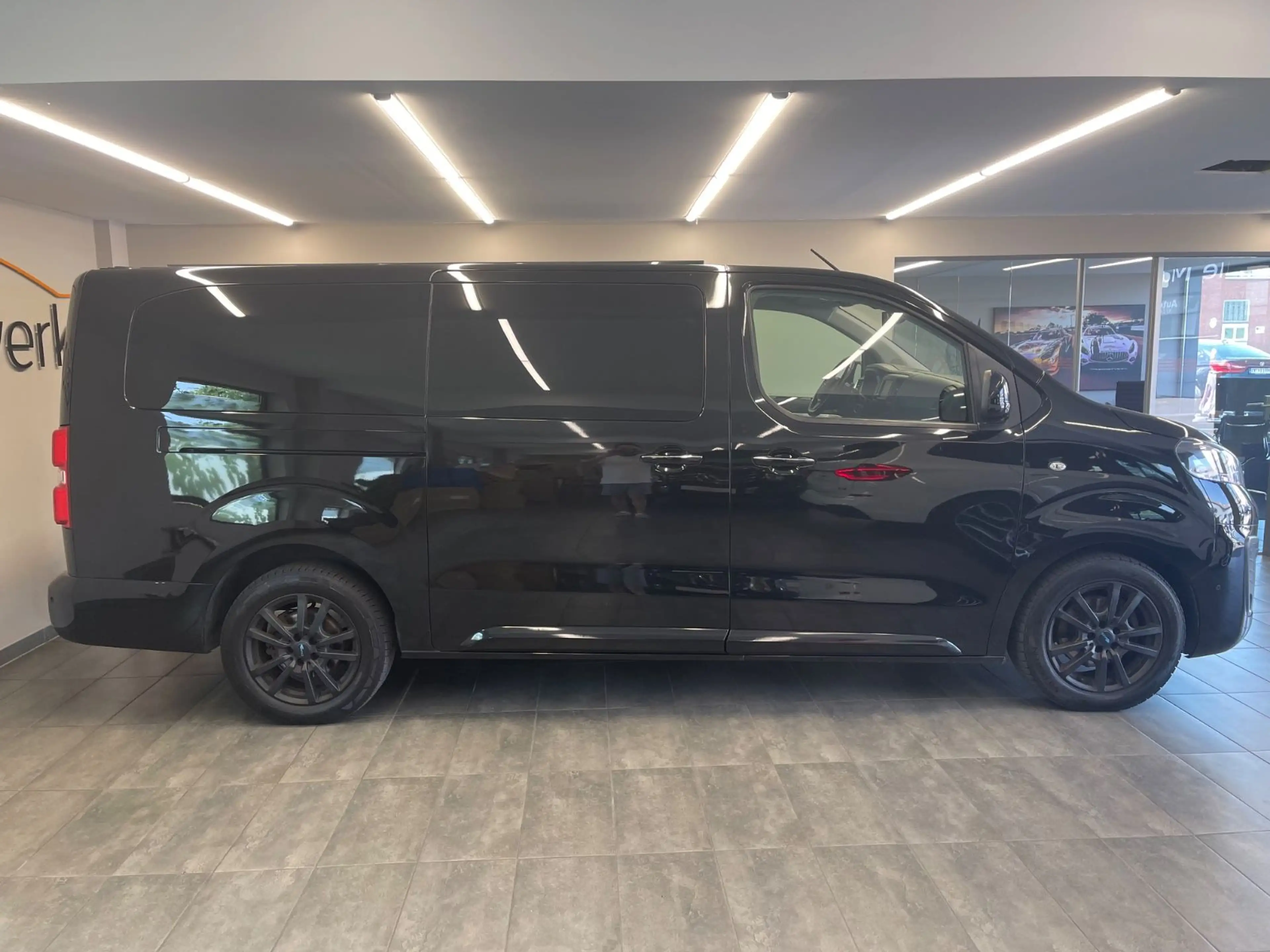 Opel Zafira Life 2.0 D Tourer L*AUT./7Sitz/AHK/Navi* — photo 3