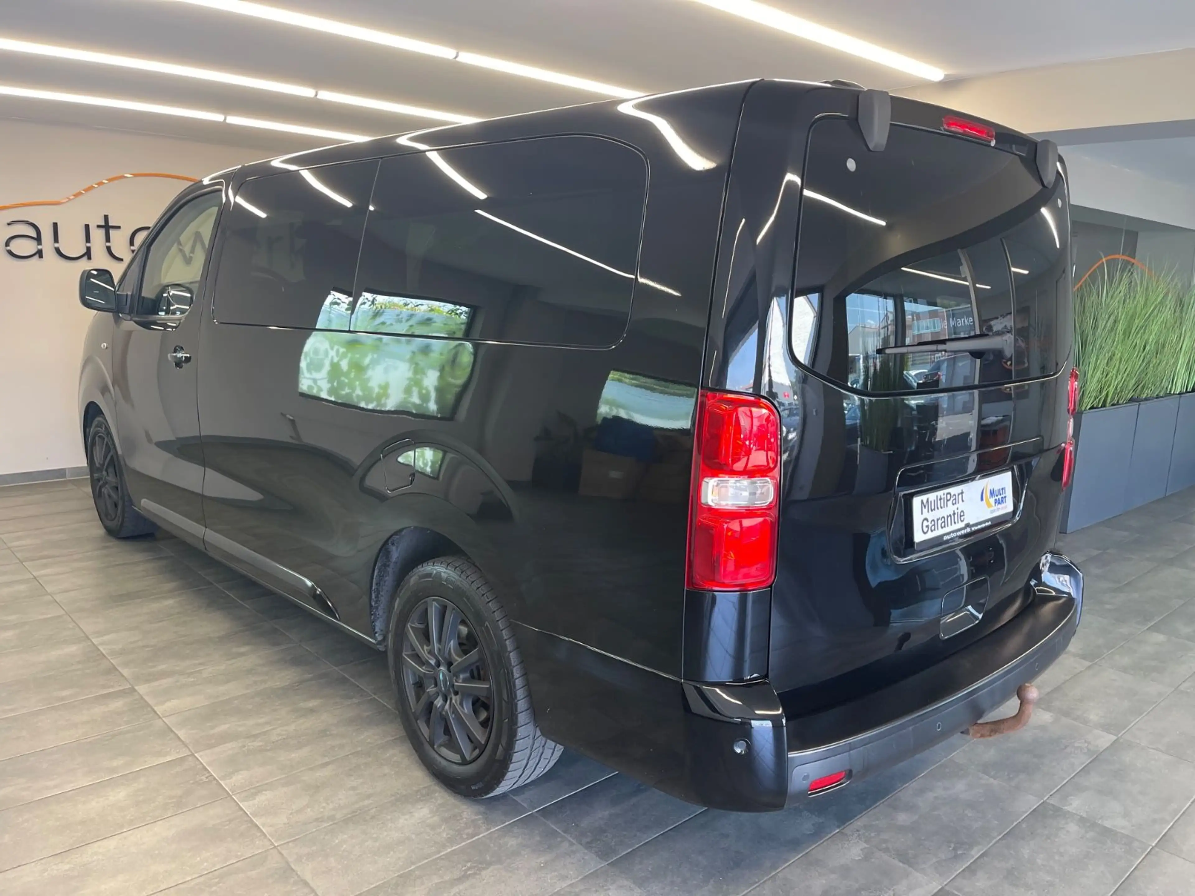 Opel Zafira Life 2.0 D Tourer L*AUT./7Sitz/AHK/Navi* — photo 7