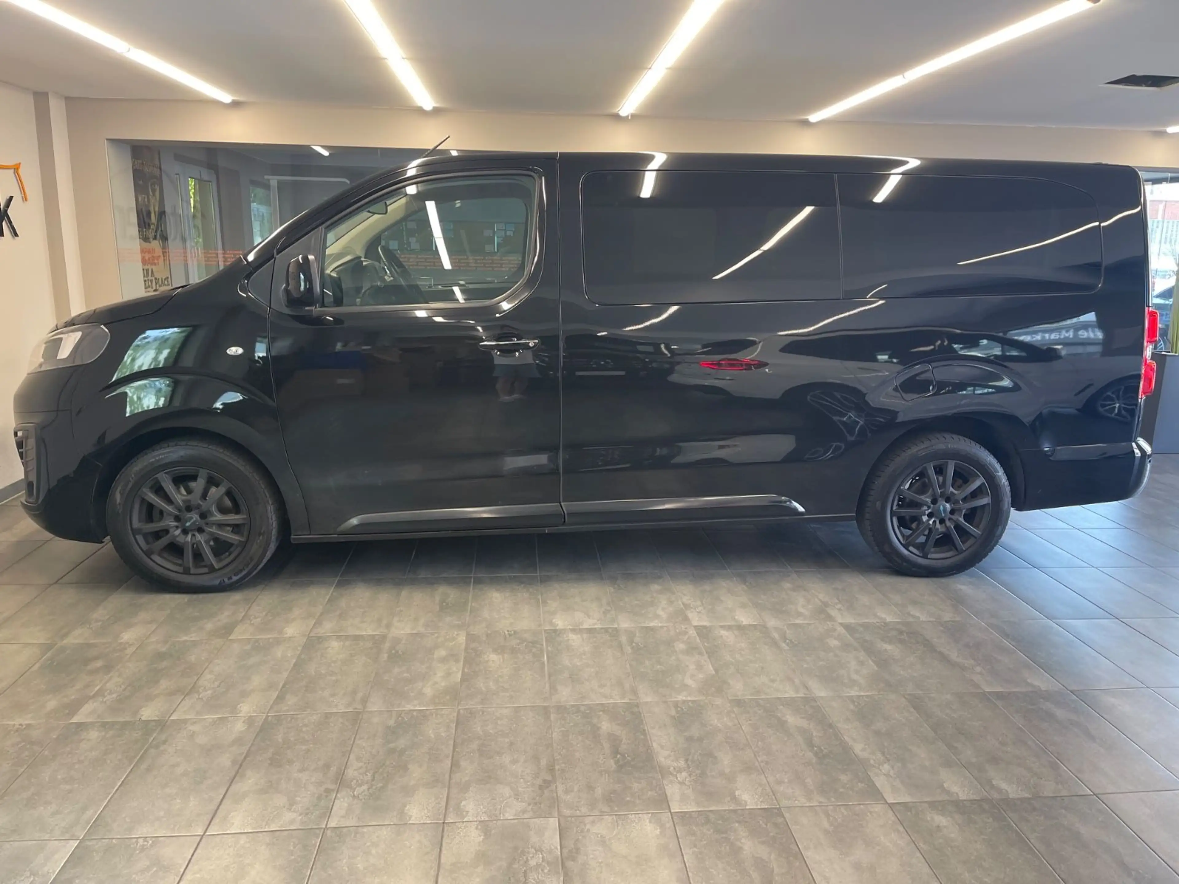 Opel Zafira Life 2.0 D Tourer L*AUT./7Sitz/AHK/Navi* — photo 8