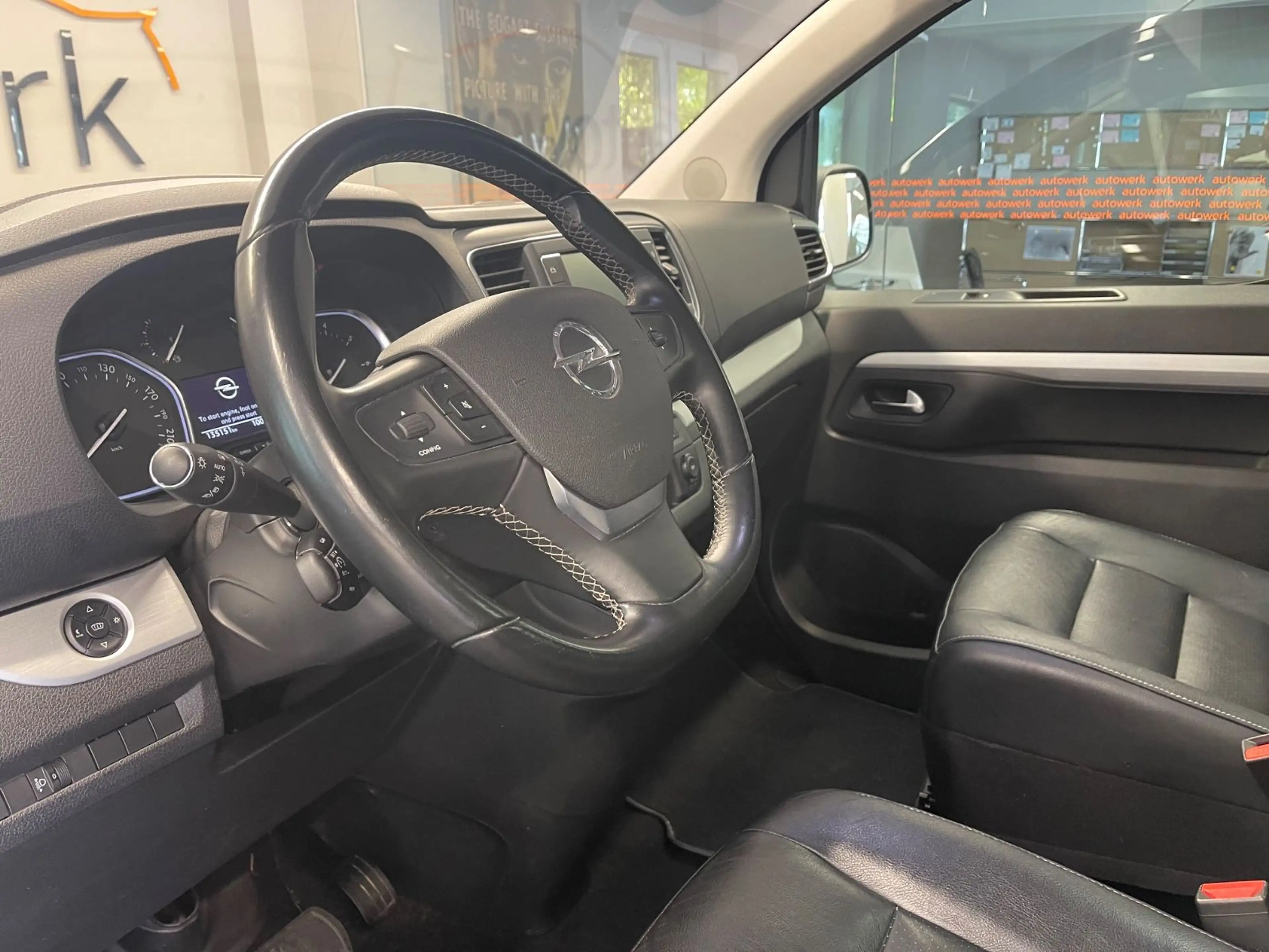 Opel Zafira Life 2.0 D Tourer L*AUT./7Sitz/AHK/Navi* — photo 11