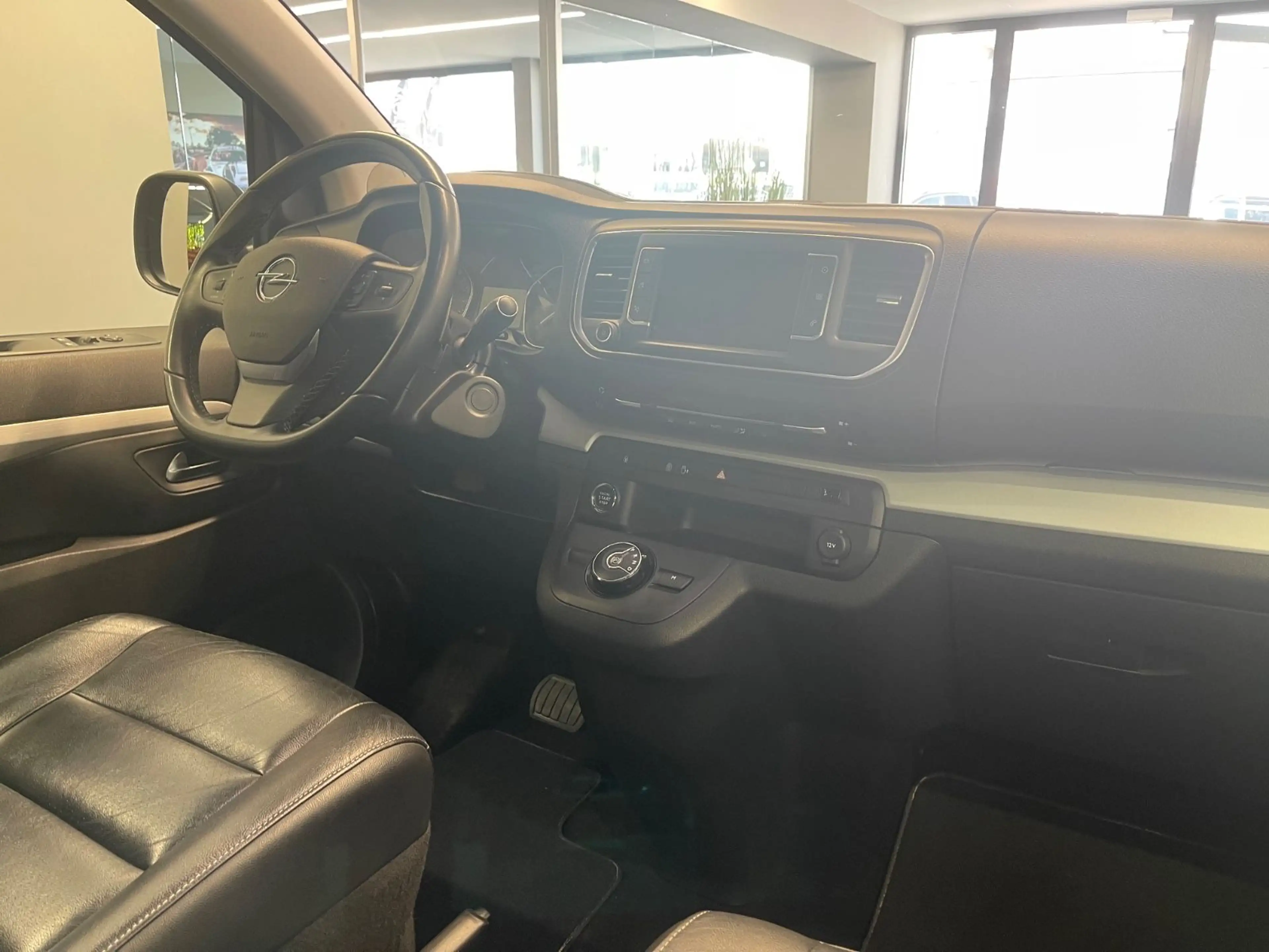 Opel Zafira Life 2.0 D Tourer L*AUT./7Sitz/AHK/Navi* — photo 13