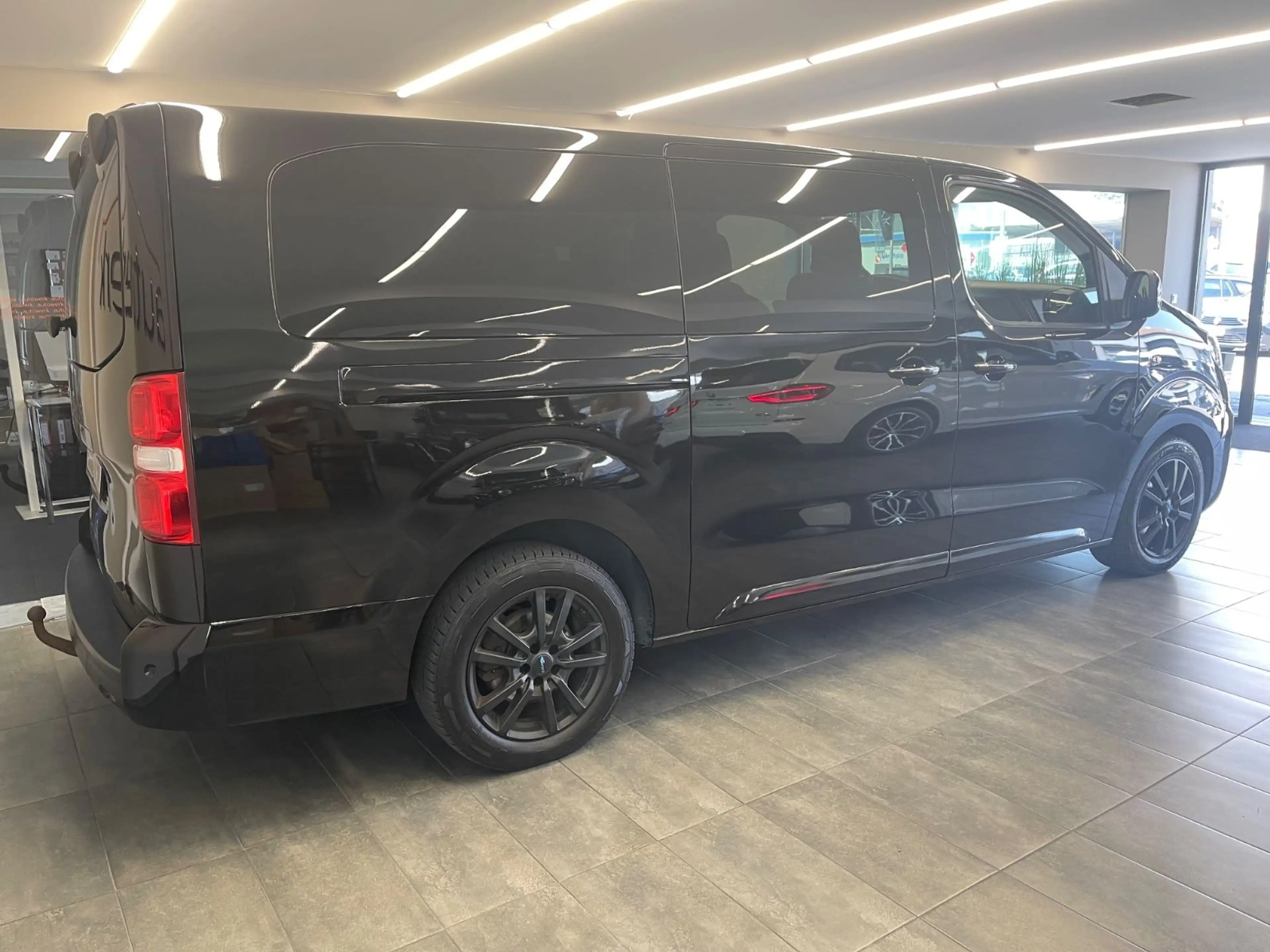 Opel Zafira Life 2.0 D Tourer L*AUT./7Sitz/AHK/Navi* — photo 5