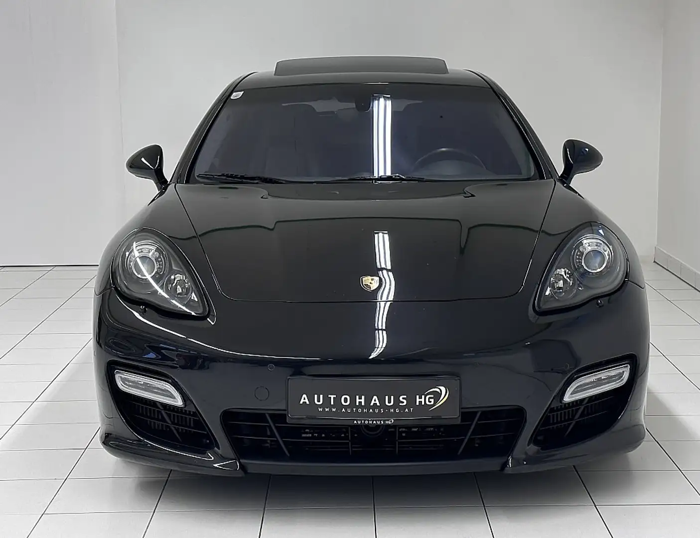 Porsche Panamera Turbo Schwarz - 2