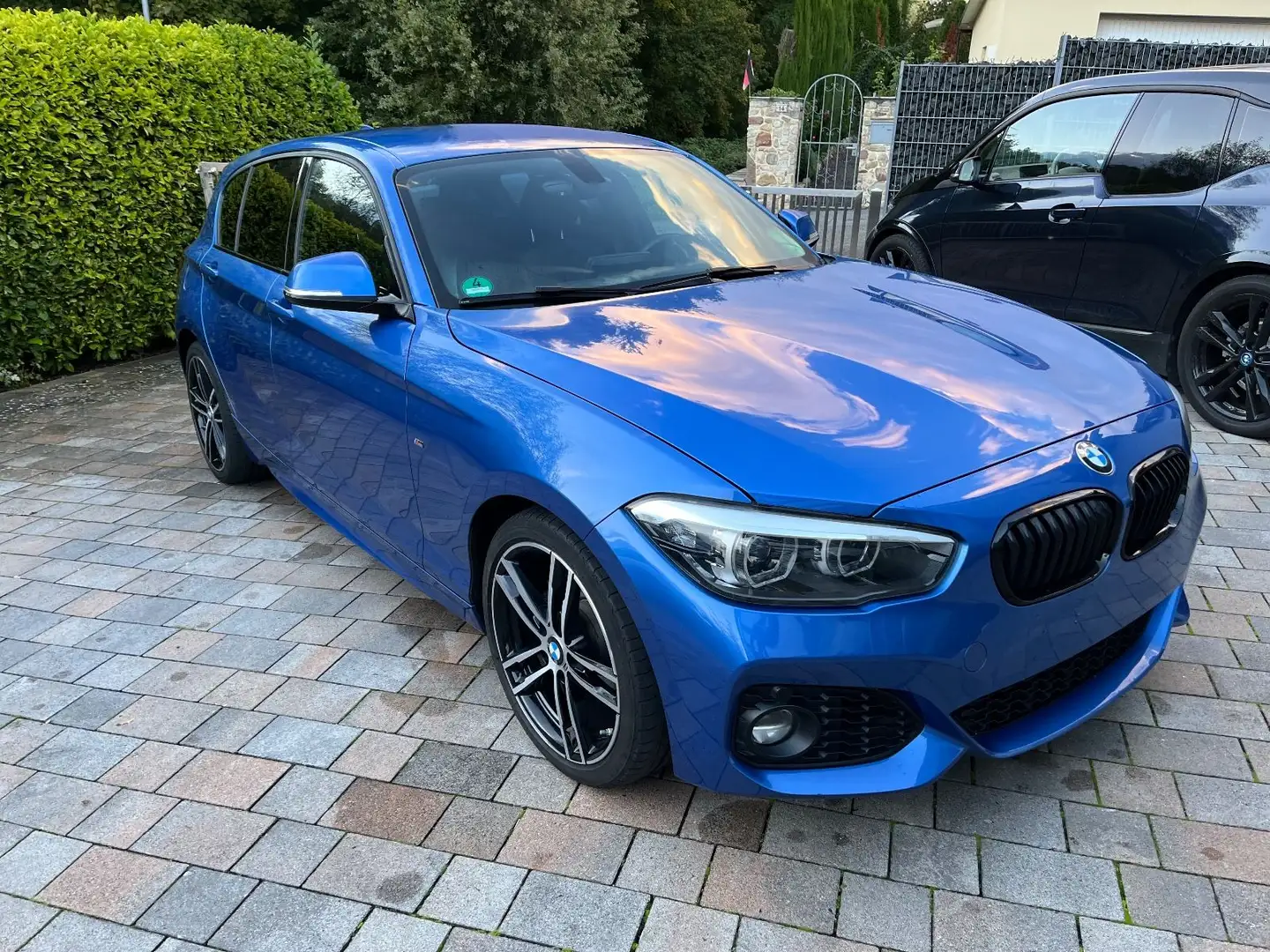 BMW 118 ia M Sport Leder Navi LED 18 Ufrei 1.Hd Bleu - 1