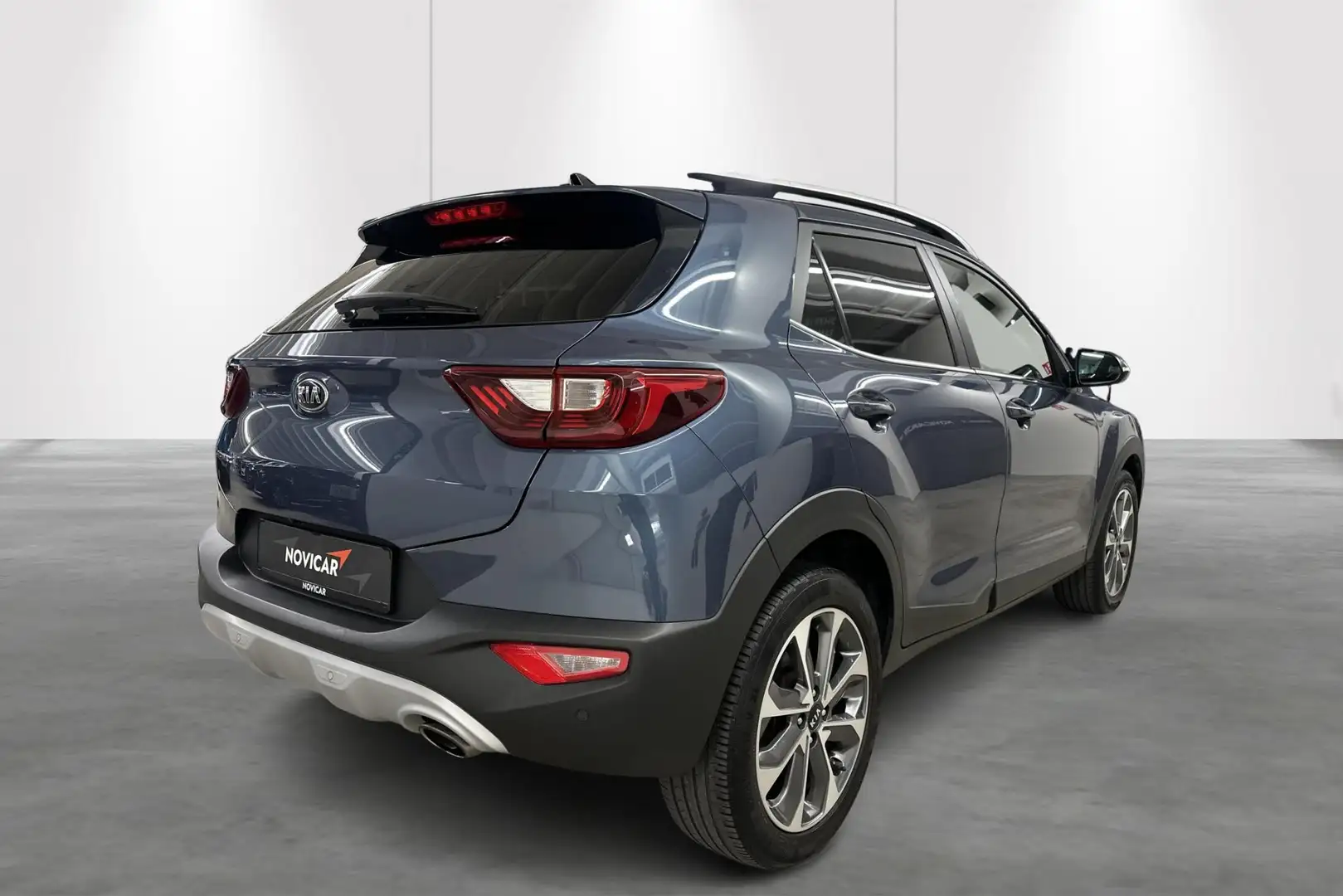 Kia Stonic 1.4 Fusion ISG Bleu - 2