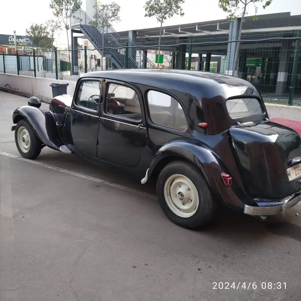 Citroen Traction Avant Familiali Original 6v, Historic Papers, foto 1