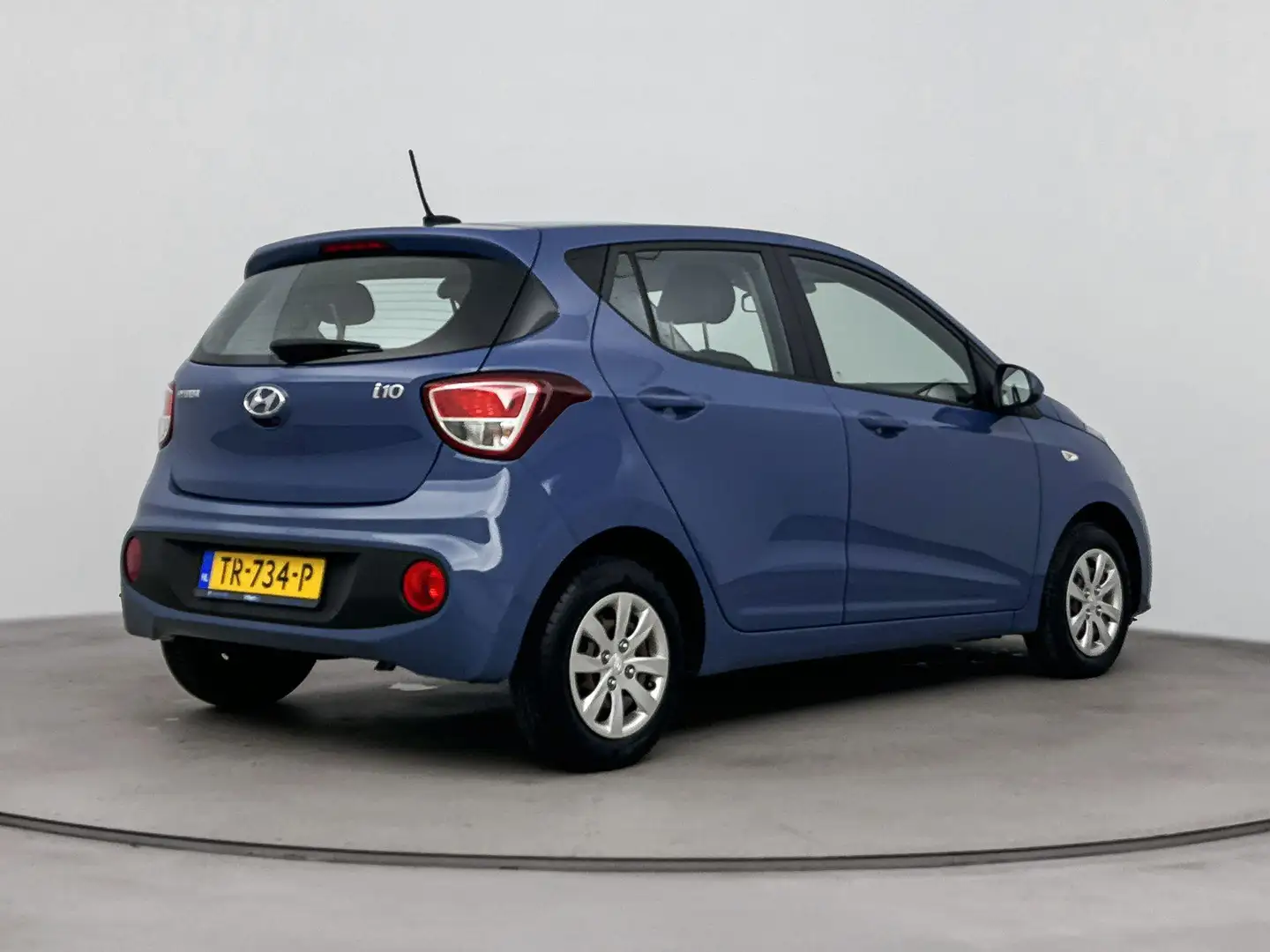 Hyundai i10 1.0i Comfort | 4.372 km! | 1e eigenaar | Airco | C Blauw - 2