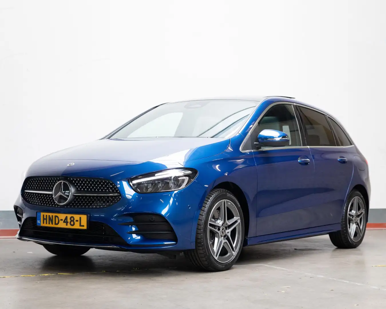 Mercedes-Benz B 250 e Star Edition AMG-Line Limited Синій - 1
