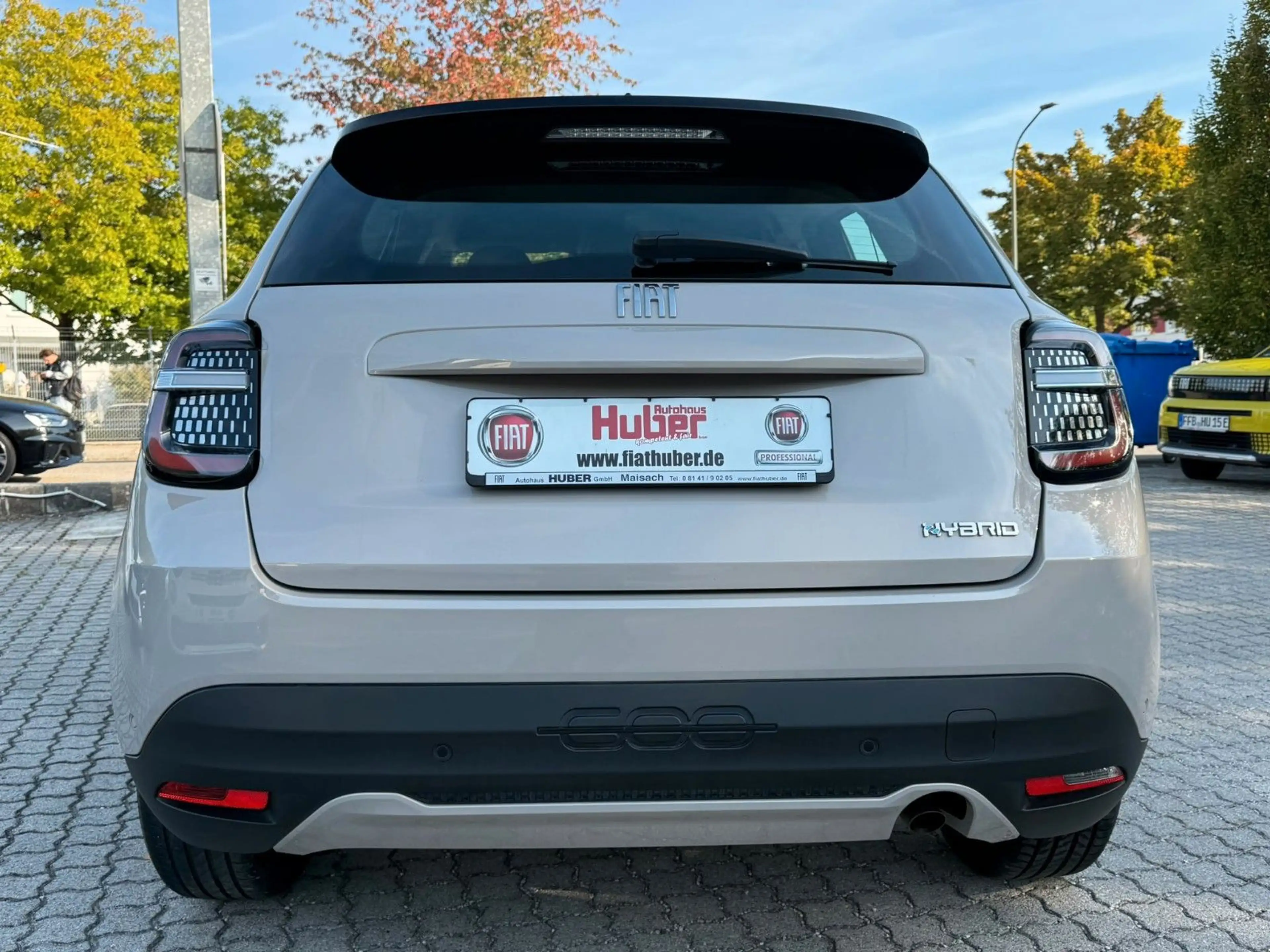 Fiat 600 Hybrid 125-Jahre-Edition — photo 5
