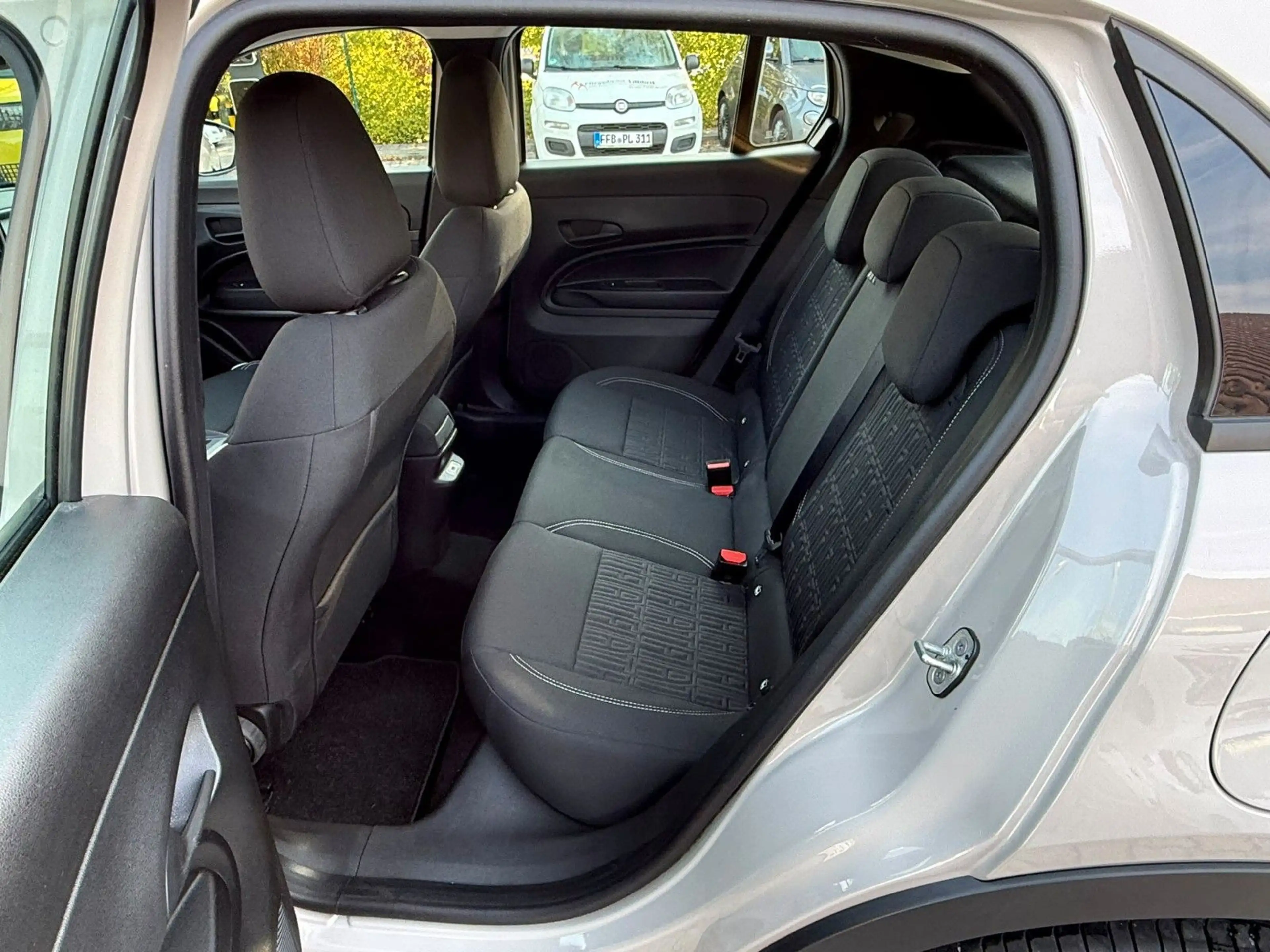 Fiat 600 Hybrid 125-Jahre-Edition — photo 14