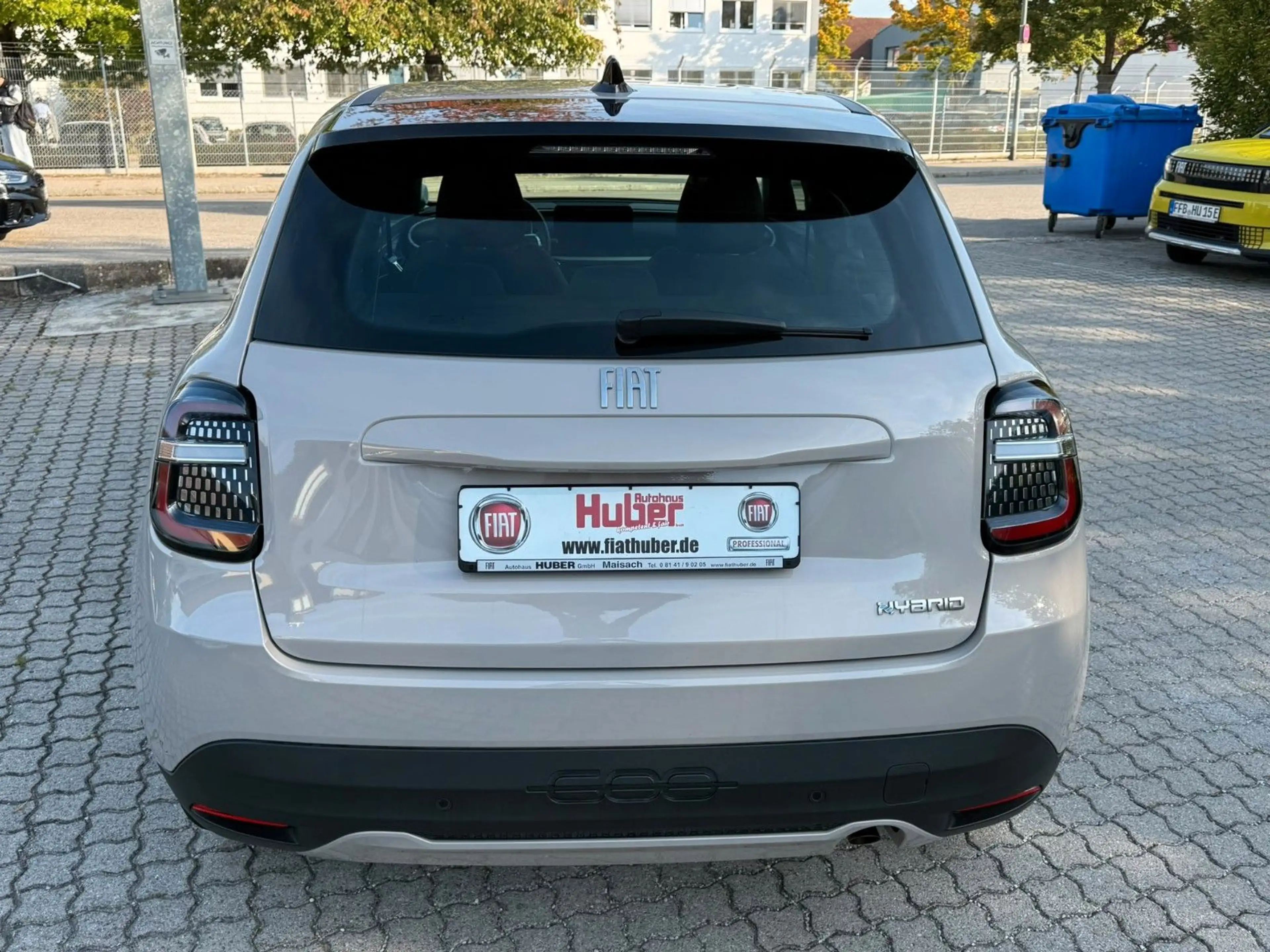 Fiat 600 Hybrid 125-Jahre-Edition — photo 6