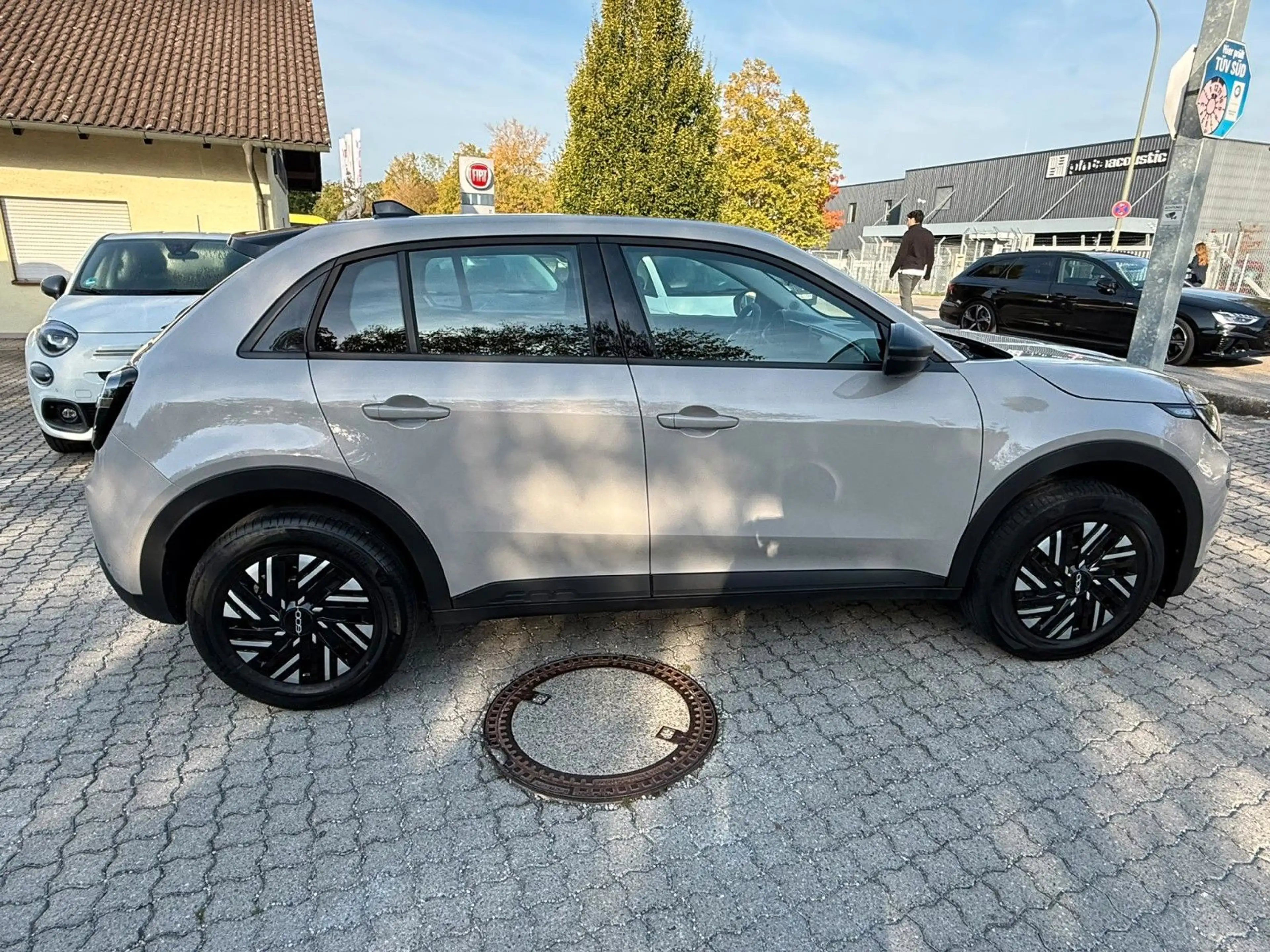 Fiat 600 Hybrid 125-Jahre-Edition — photo 8