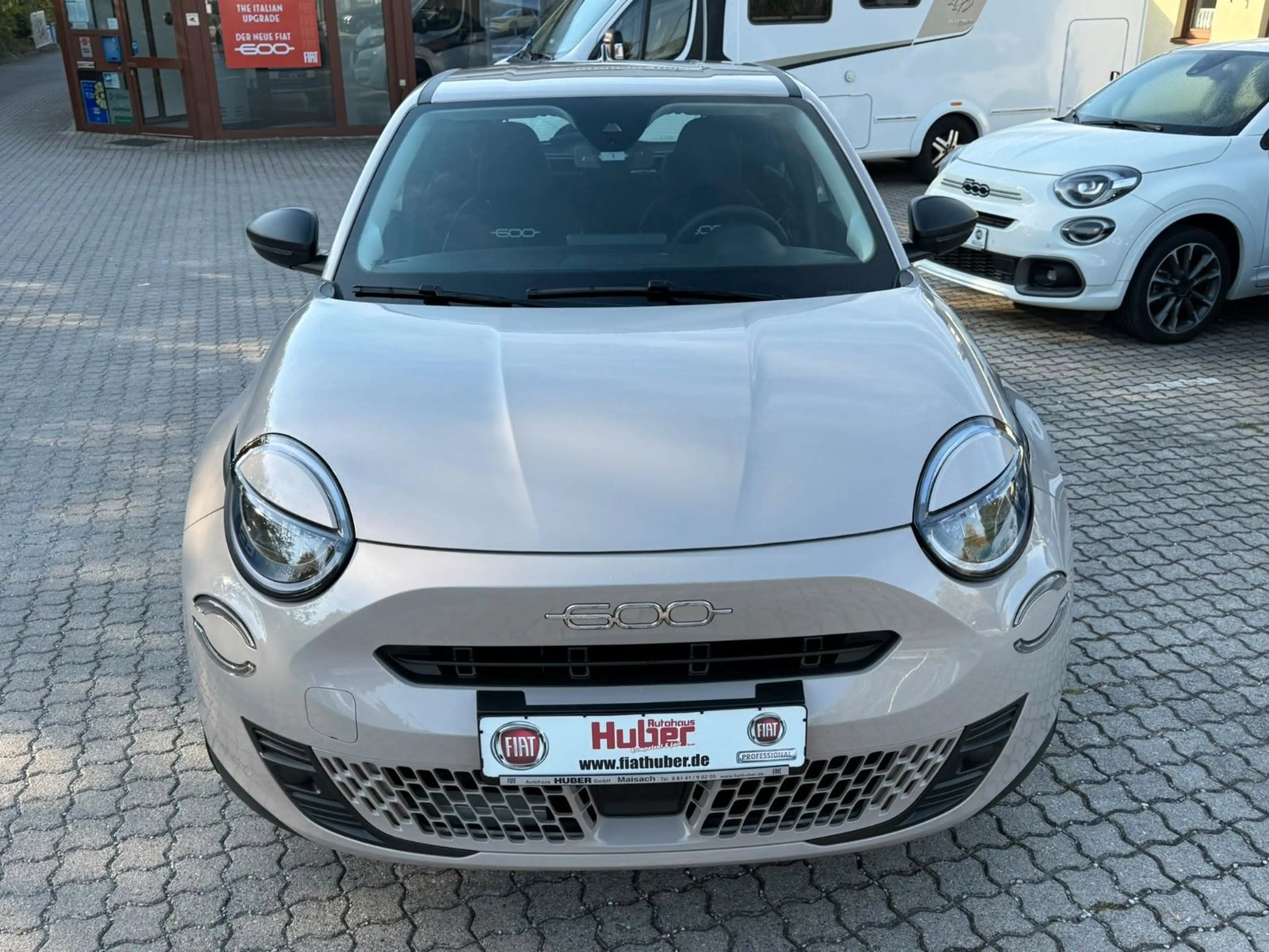 Fiat 600 Hybrid 125-Jahre-Edition — photo 2