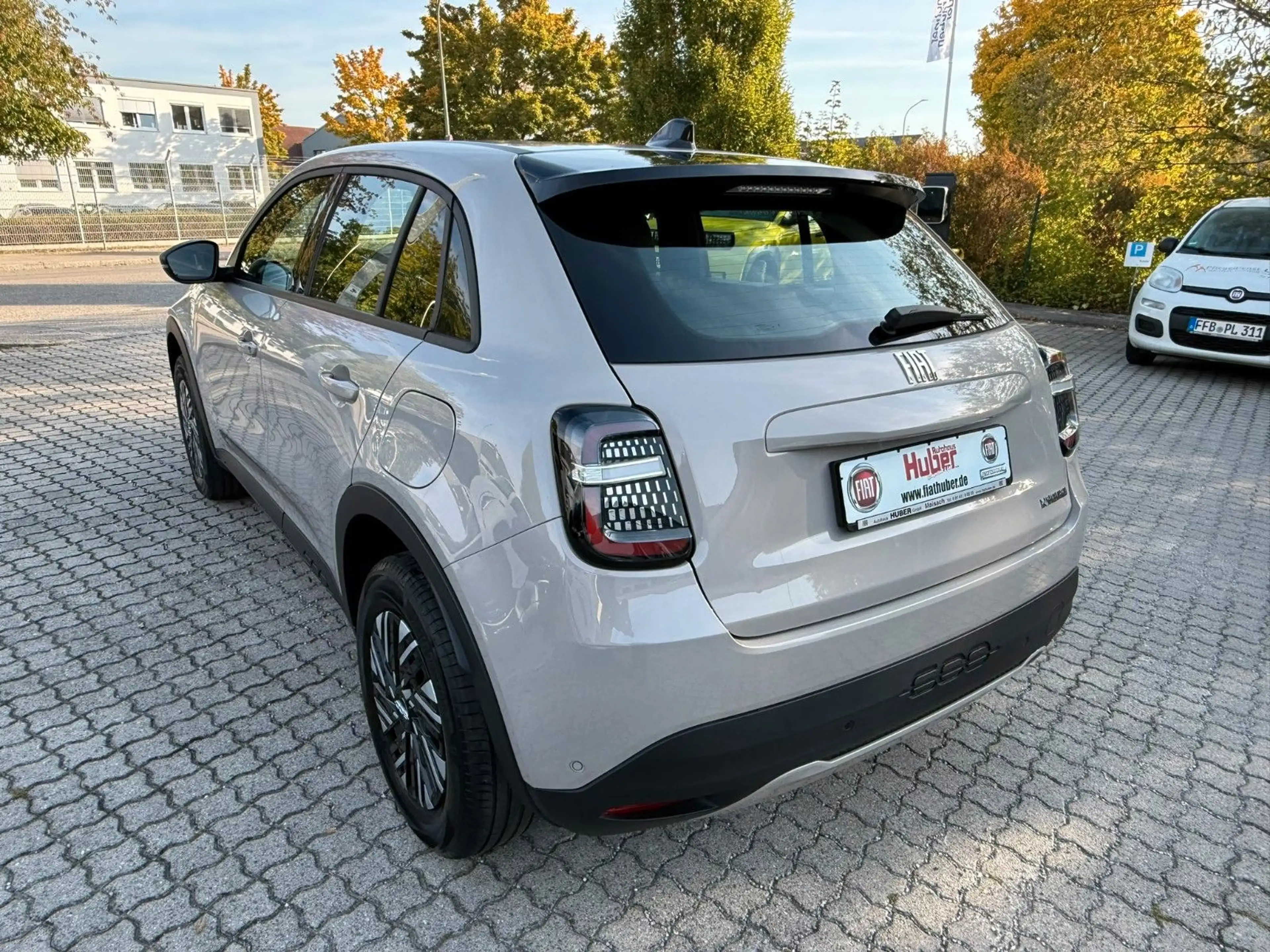 Fiat 600 Hybrid 125-Jahre-Edition — photo 7