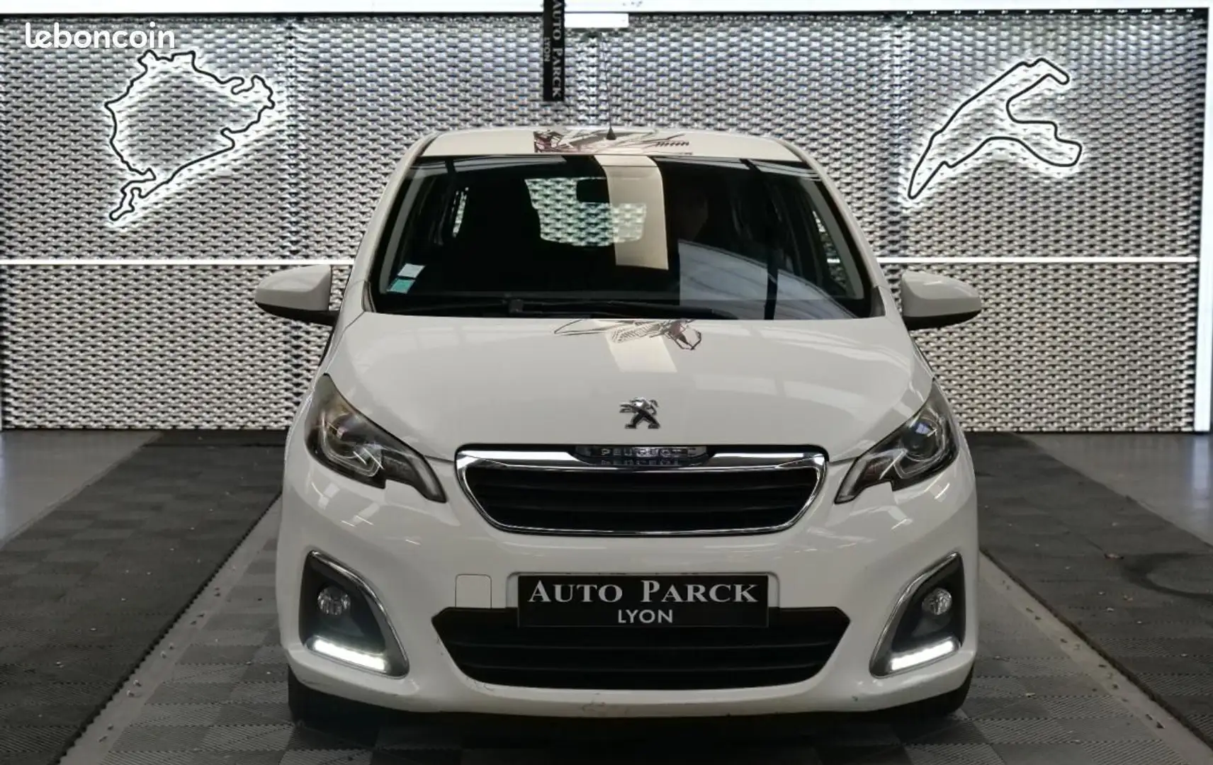 Peugeot 108 1.2 VTi 82ch BVM5 ALLURE 5 PORTES CAMERA DE RECUL CLIM FEUX JOUR A LED JANTES ALU... Wit - 2