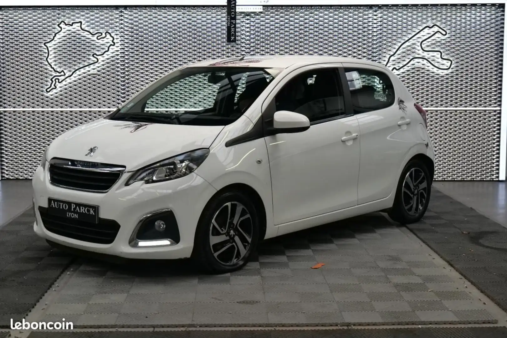 Peugeot 108 1.2 VTi 82ch BVM5 ALLURE 5 PORTES CAMERA DE RECUL CLIM FEUX JOUR A LED JANTES ALU... Wit - 1