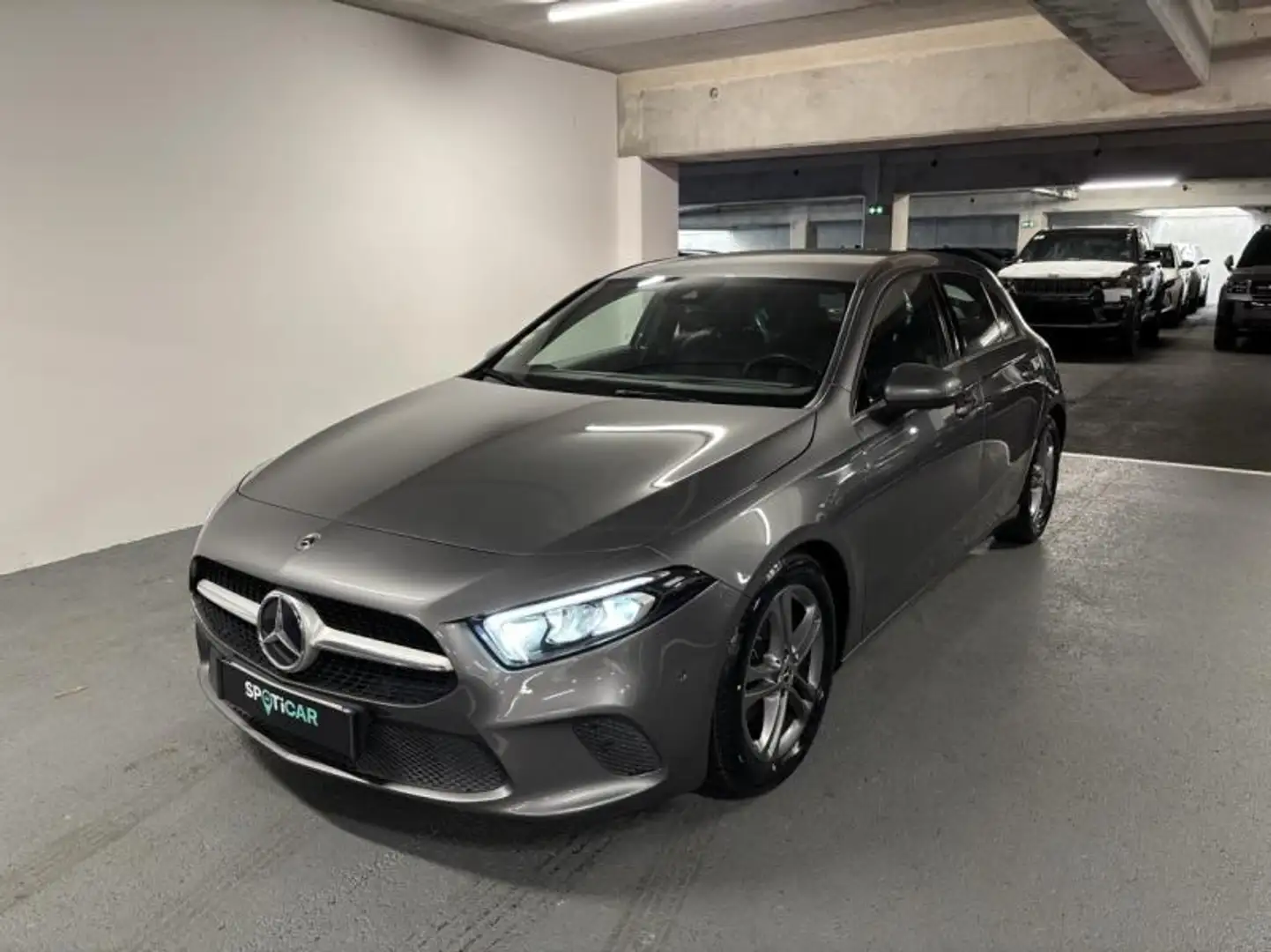 Mercedes-Benz A 180 180 d 116ch Style Line 7G-DCT Gris - 1