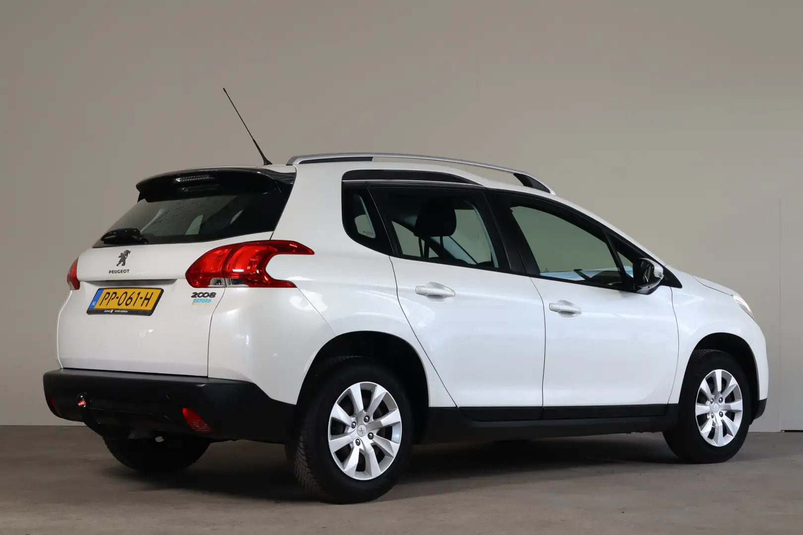 Peugeot 2008 1.2 PureTech Blue Lease AC I Cruise Fehér - 2