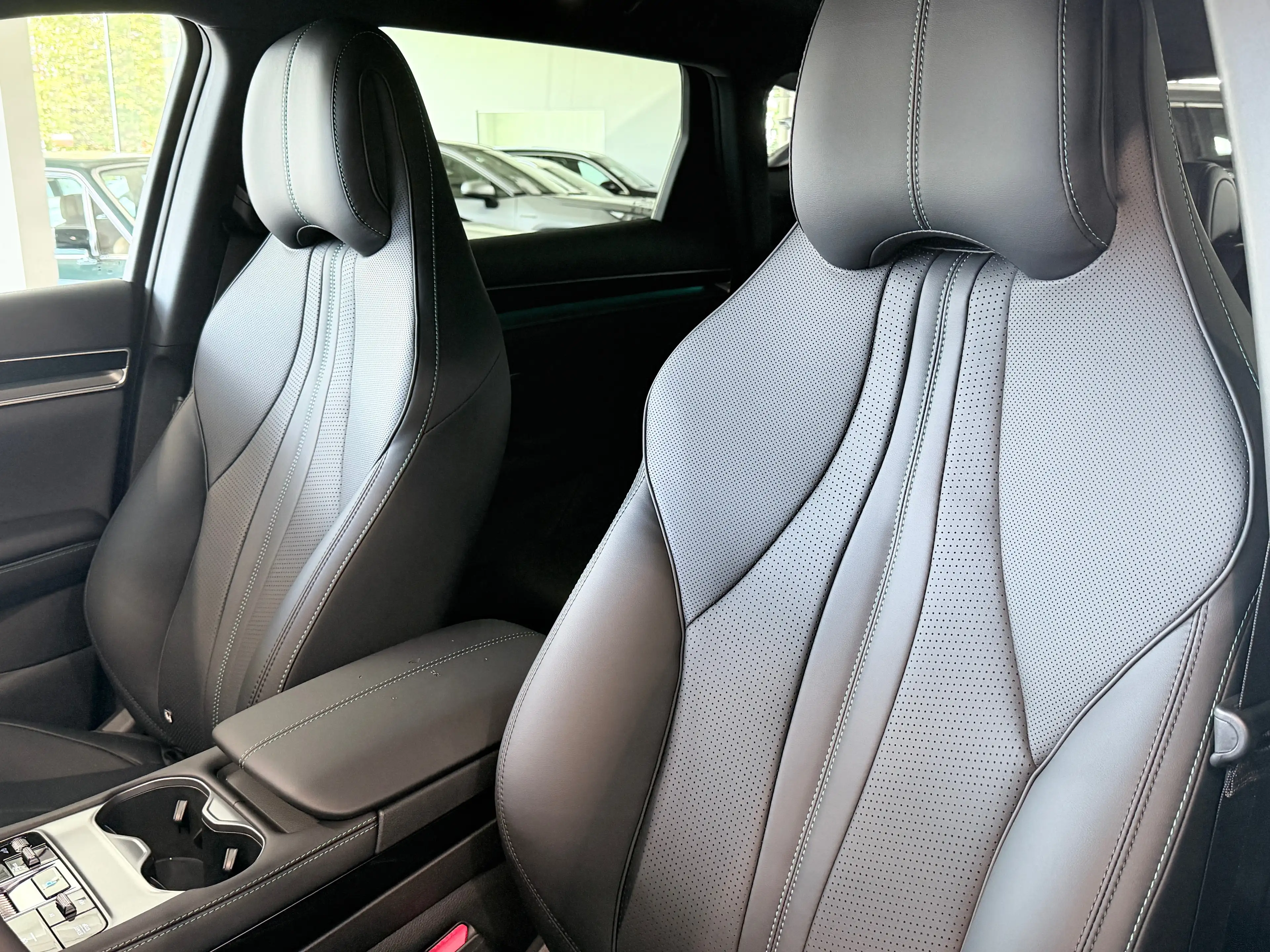 BYD Seal U DM-i Comfort Long Range 125km EV,MODEL 2027, Panorama, Head-Up Display, 360 Camera, Infinity Sound, FULL !! — photo 5