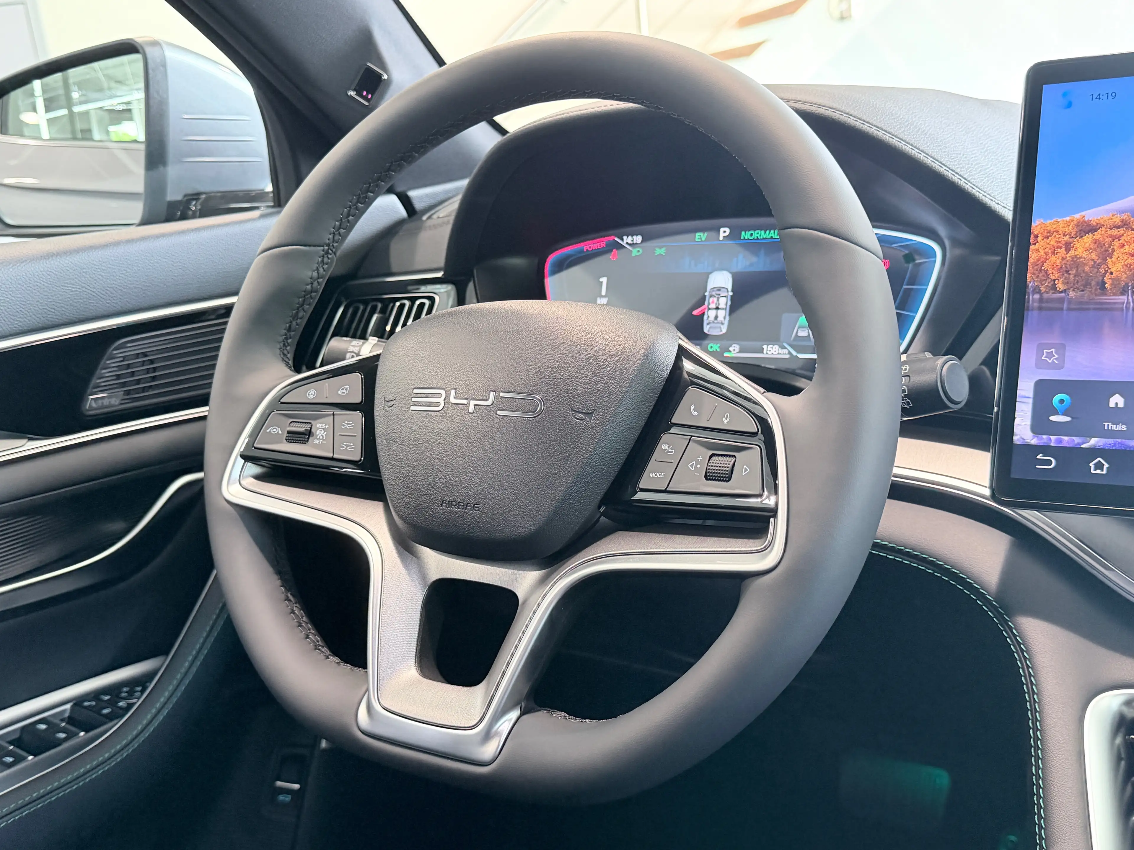 BYD Seal U DM-i Comfort Long Range 125km EV,MODEL 2027, Panorama, Head-Up Display, 360 Camera, Infinity Sound, FULL !! — photo 11