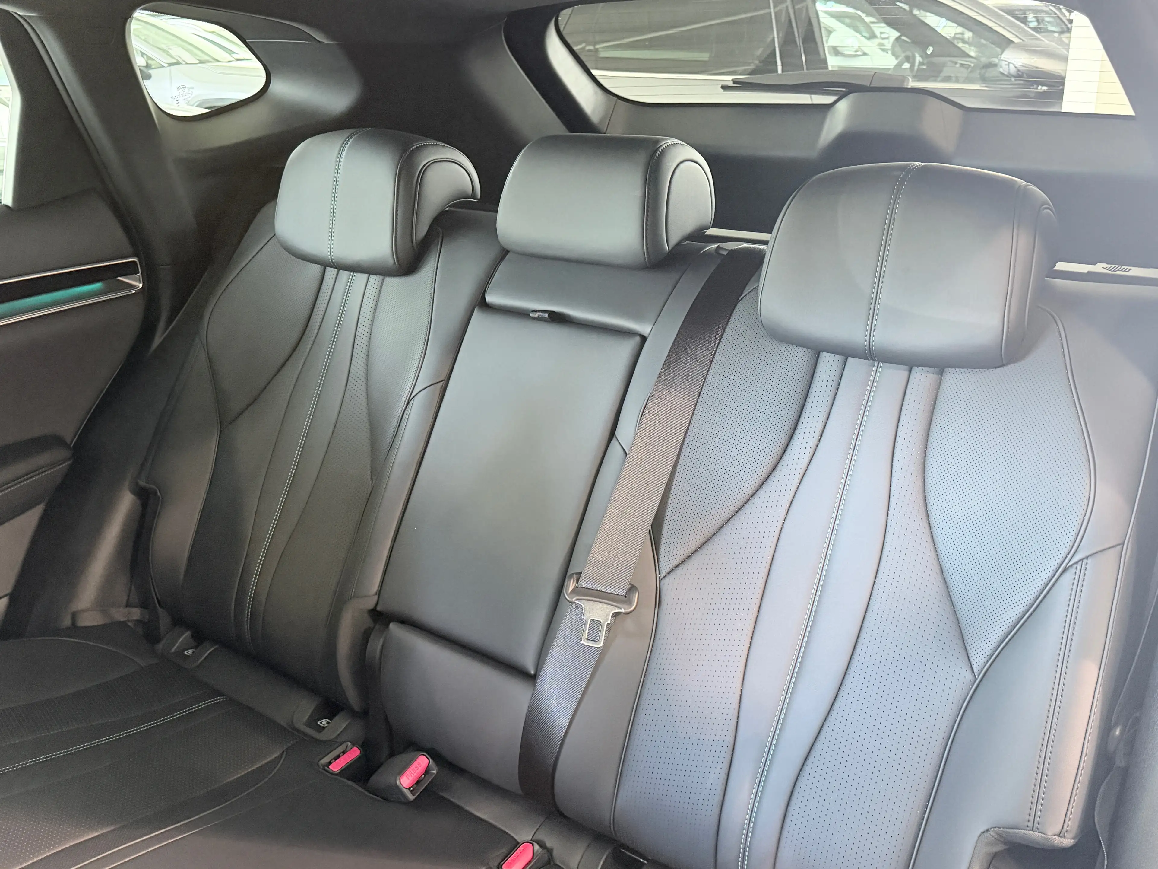 BYD Seal U DM-i Comfort Long Range 125km EV,MODEL 2027, Panorama, Head-Up Display, 360 Camera, Infinity Sound, FULL !! — photo 8