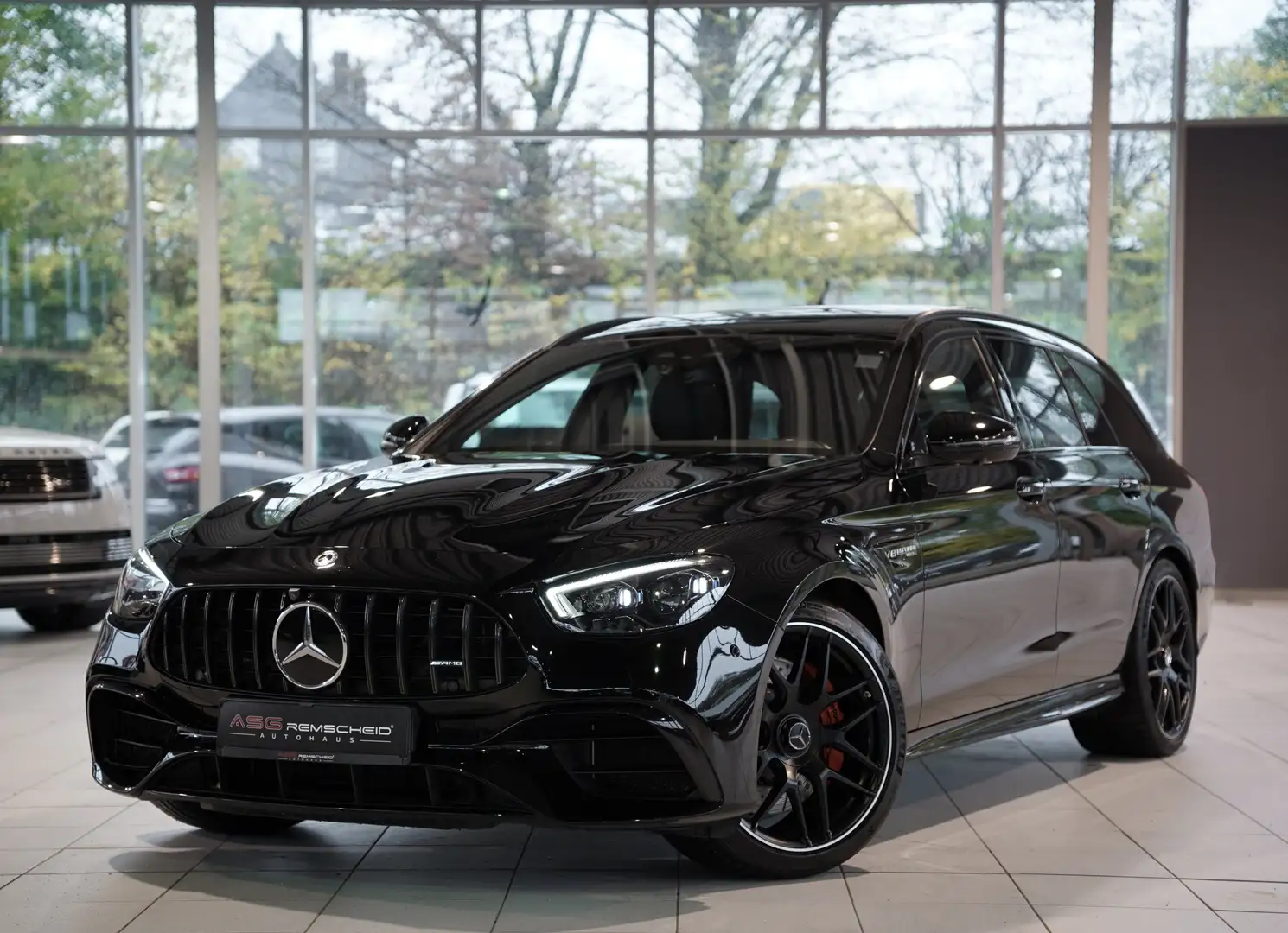Mercedes-Benz E 63 AMG S T 4M+ 2.H *20 *Pano*Perf-AGA*Schale Schwarz - 1