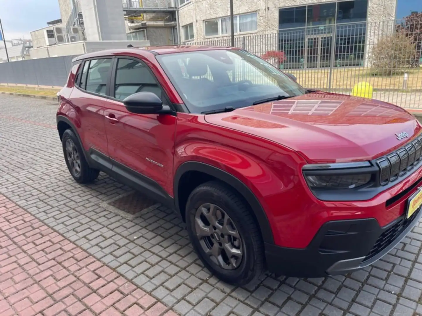 Jeep Avenger 1.2 Turbo 100 CV MHEV Longitude Rouge - 2