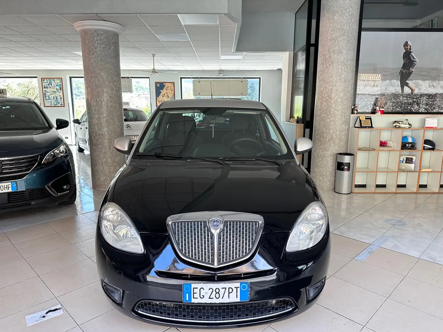 Lancia Ypsilon DIVA 1.2 GPL/BZ Noir - 1