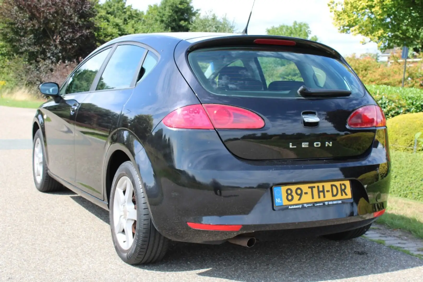 SEAT Leon 1.6 102pk Sport airco/el.pakket/lm velgen 5-deurs Чорний - 2
