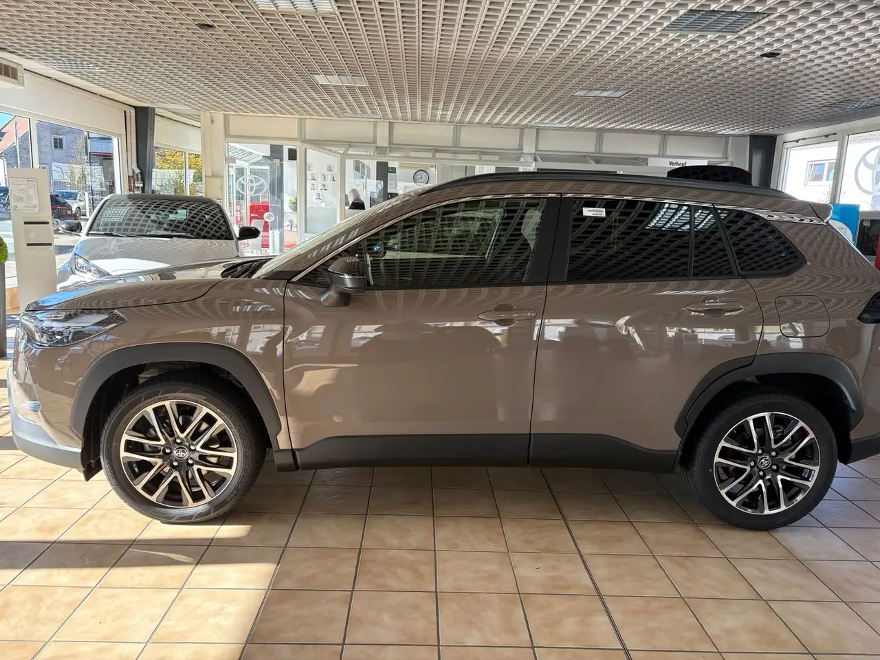 Toyota Corolla Cross Hybrid FWD Team Deutschland 4