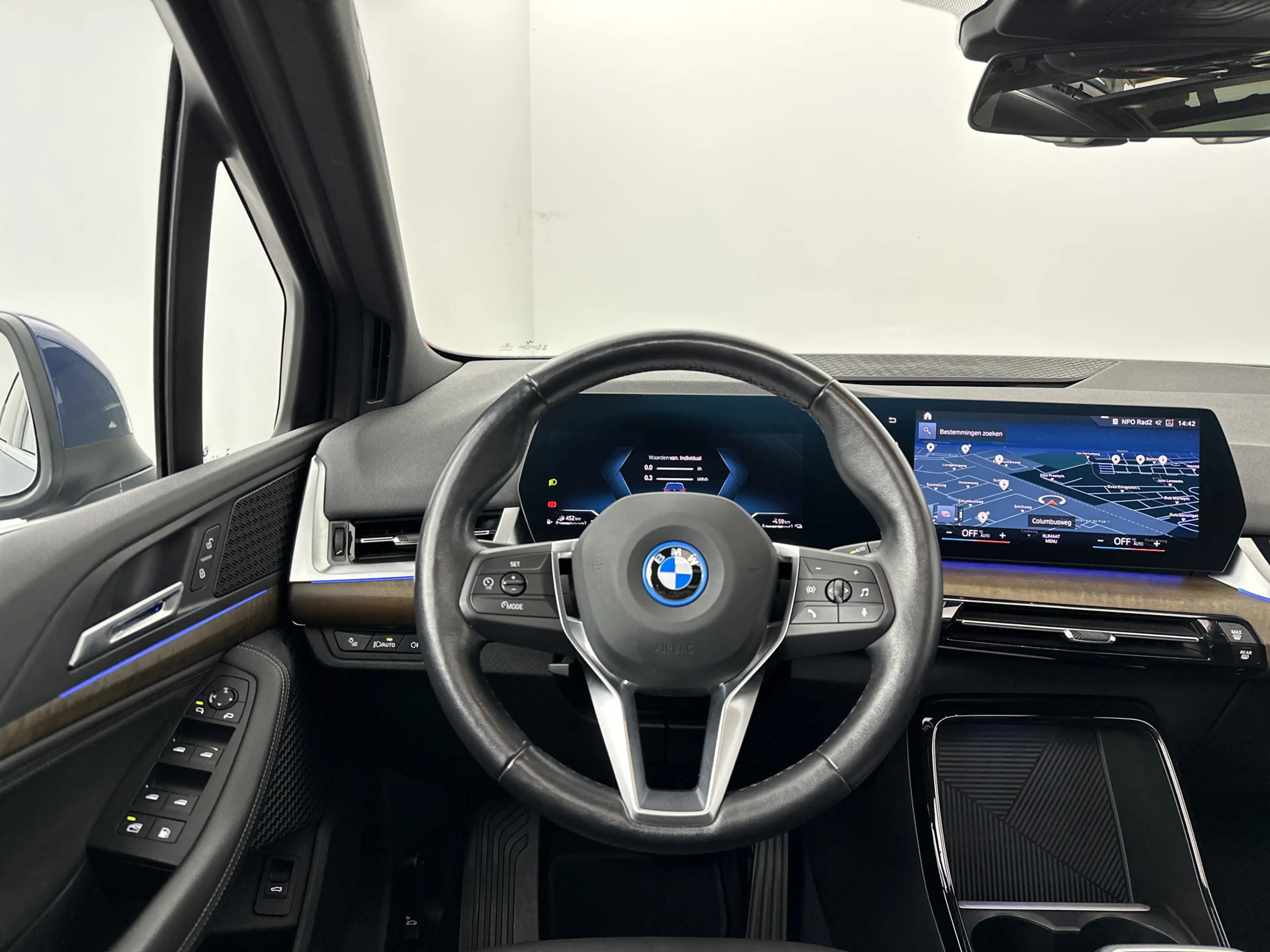 BMW 225 2-serie Active Tourer 225e xDrive | Stuurwielrand — photo 11