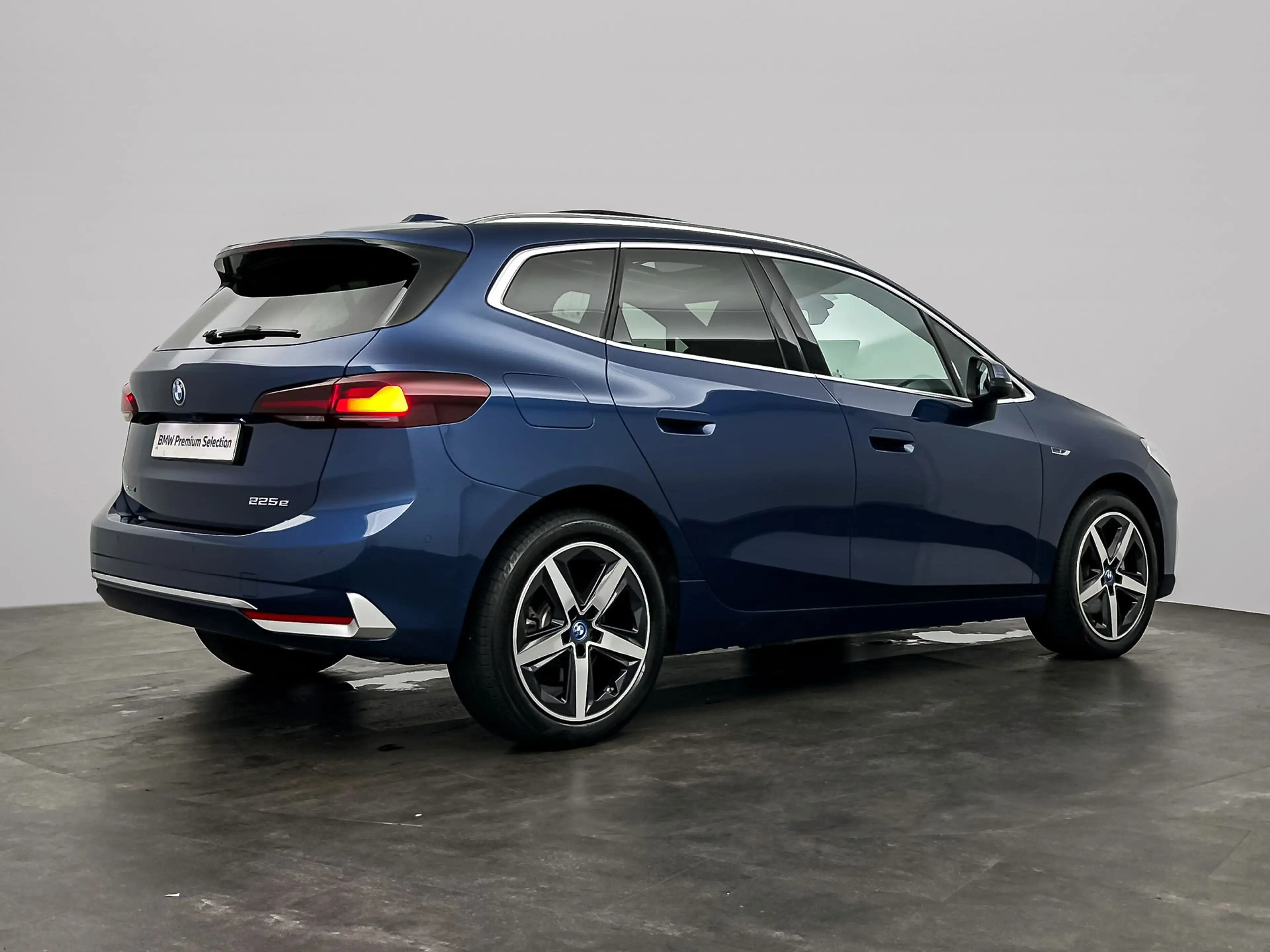 BMW 225 2-serie Active Tourer 225e xDrive | Stuurwielrand — photo 5