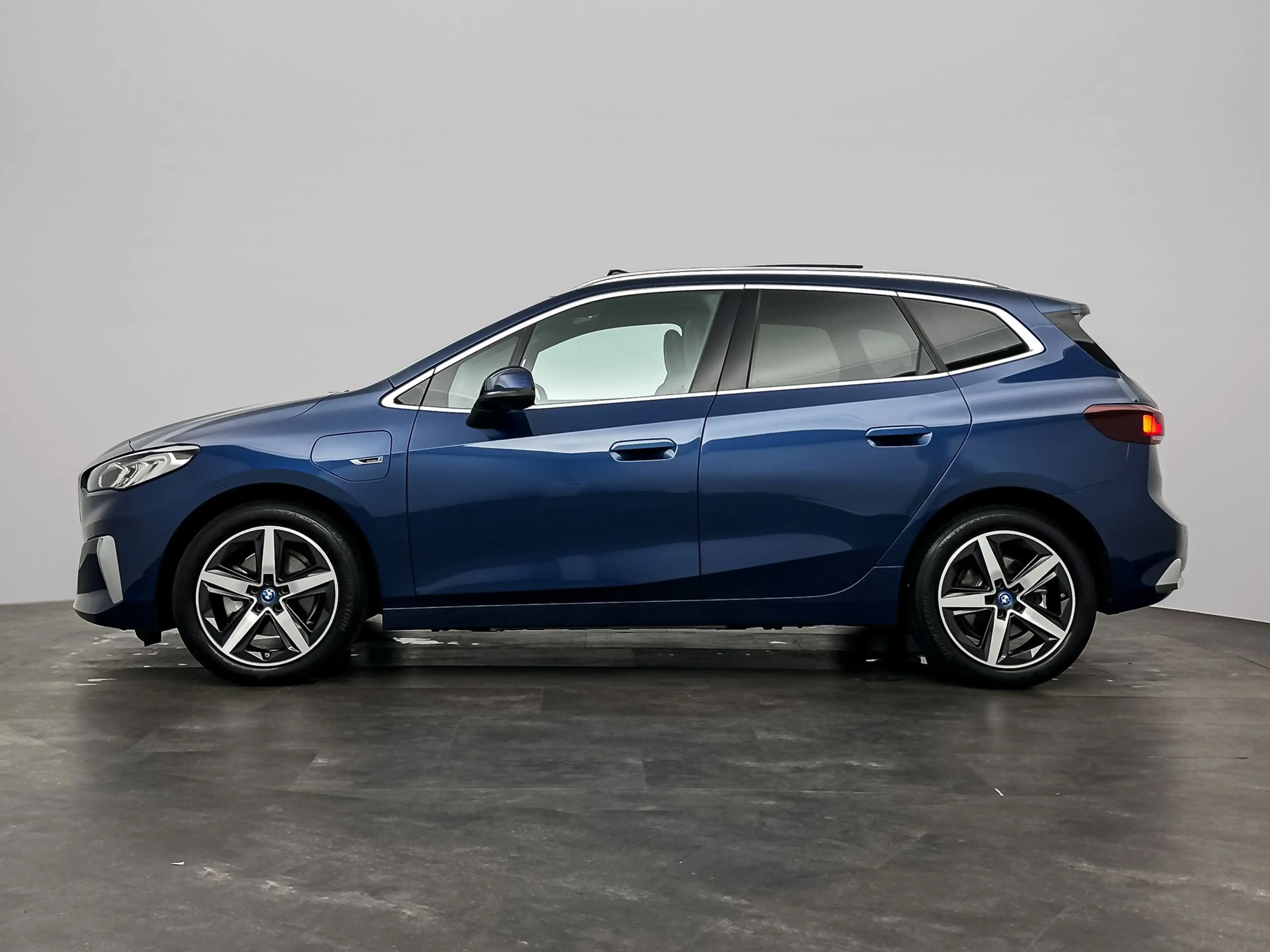 BMW 225 2-serie Active Tourer 225e xDrive | Stuurwielrand — photo 8