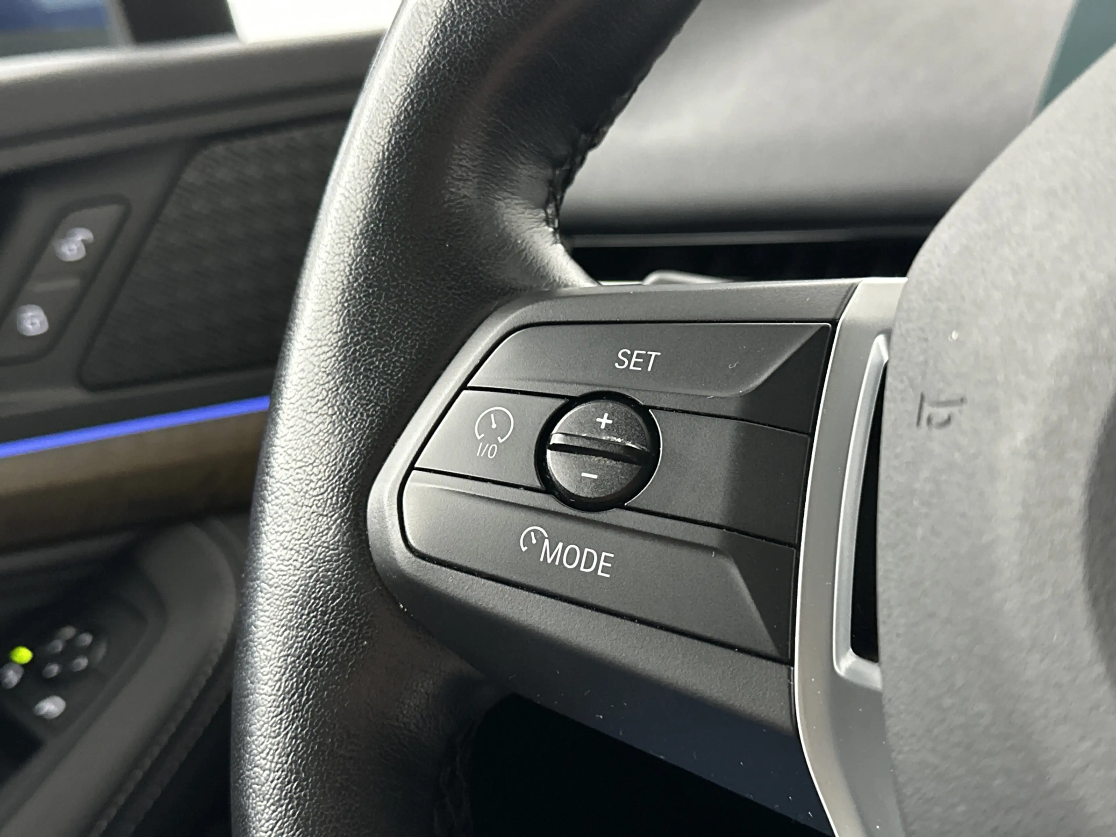 BMW 225 2-serie Active Tourer 225e xDrive | Stuurwielrand — photo 14
