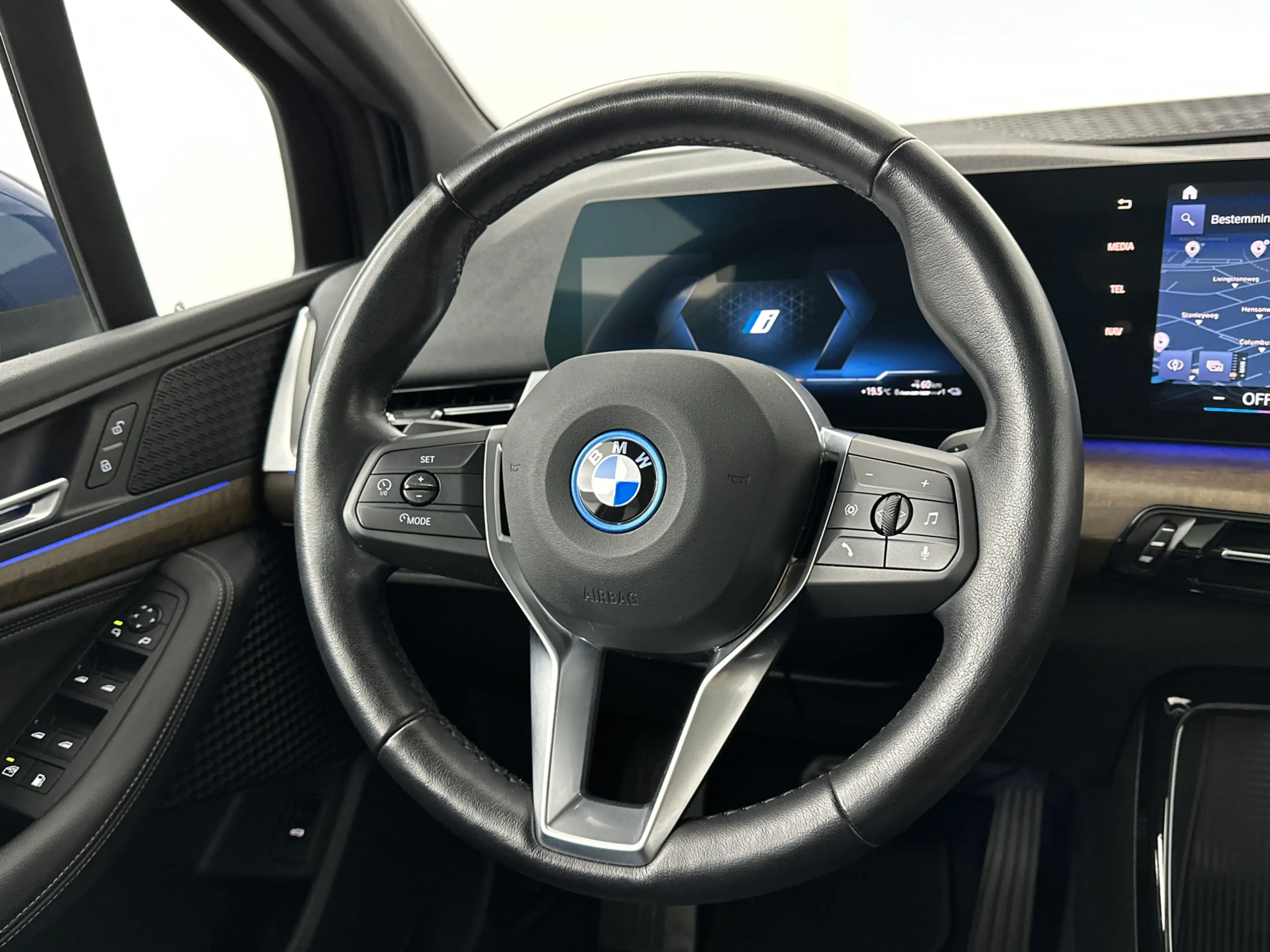 BMW 225 2-serie Active Tourer 225e xDrive | Stuurwielrand — photo 13