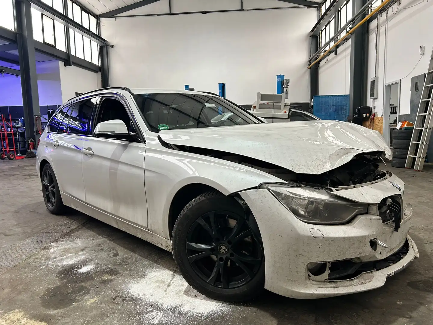 BMW Sonstige 320 i - 1