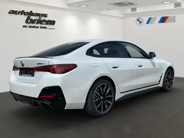 BMW I4 view 3