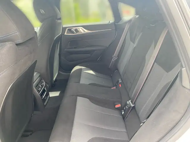 BMW I4 view 11