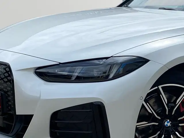 BMW I4 view 5