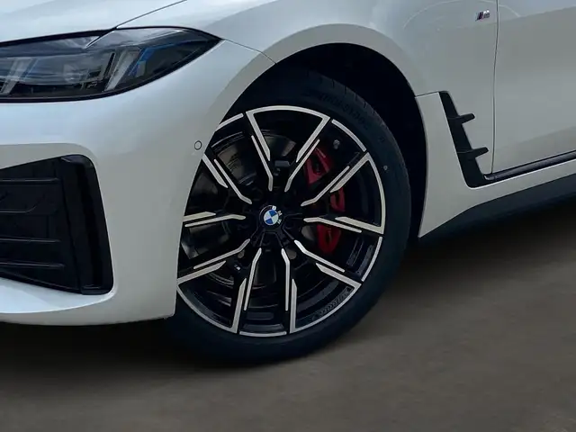 BMW I4 view 6