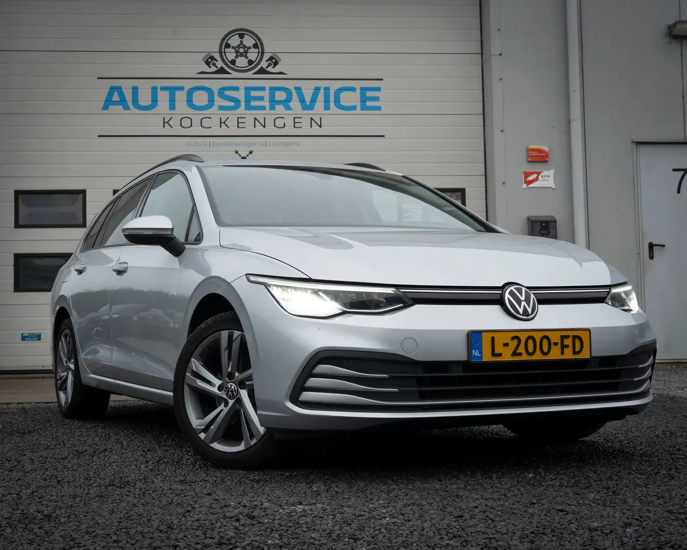 Volkswagen Golf 1.0 eTSI Life Bns Zilver - 1