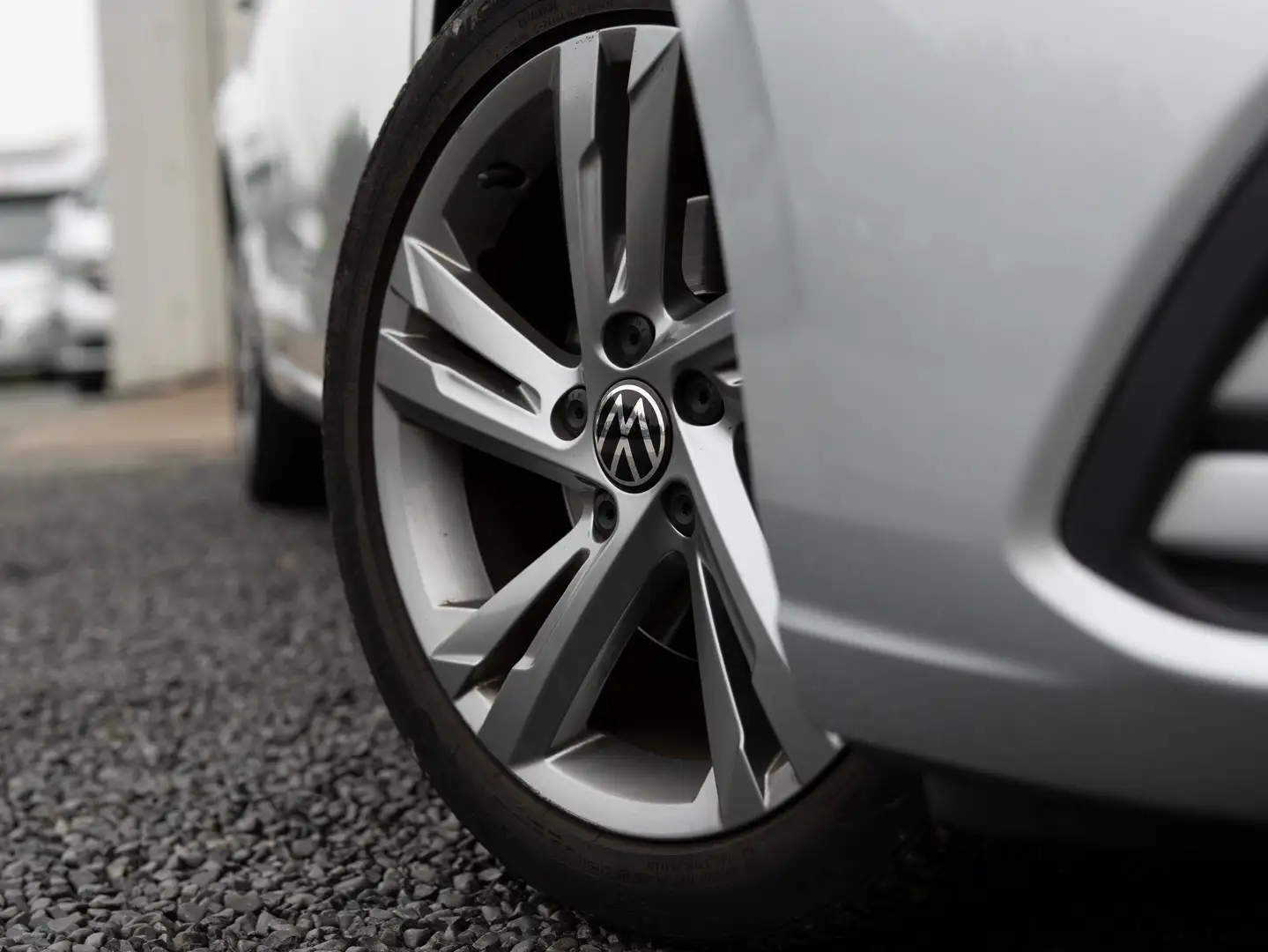 Volkswagen Golf 1.0 eTSI Life Bns Zilver - 2
