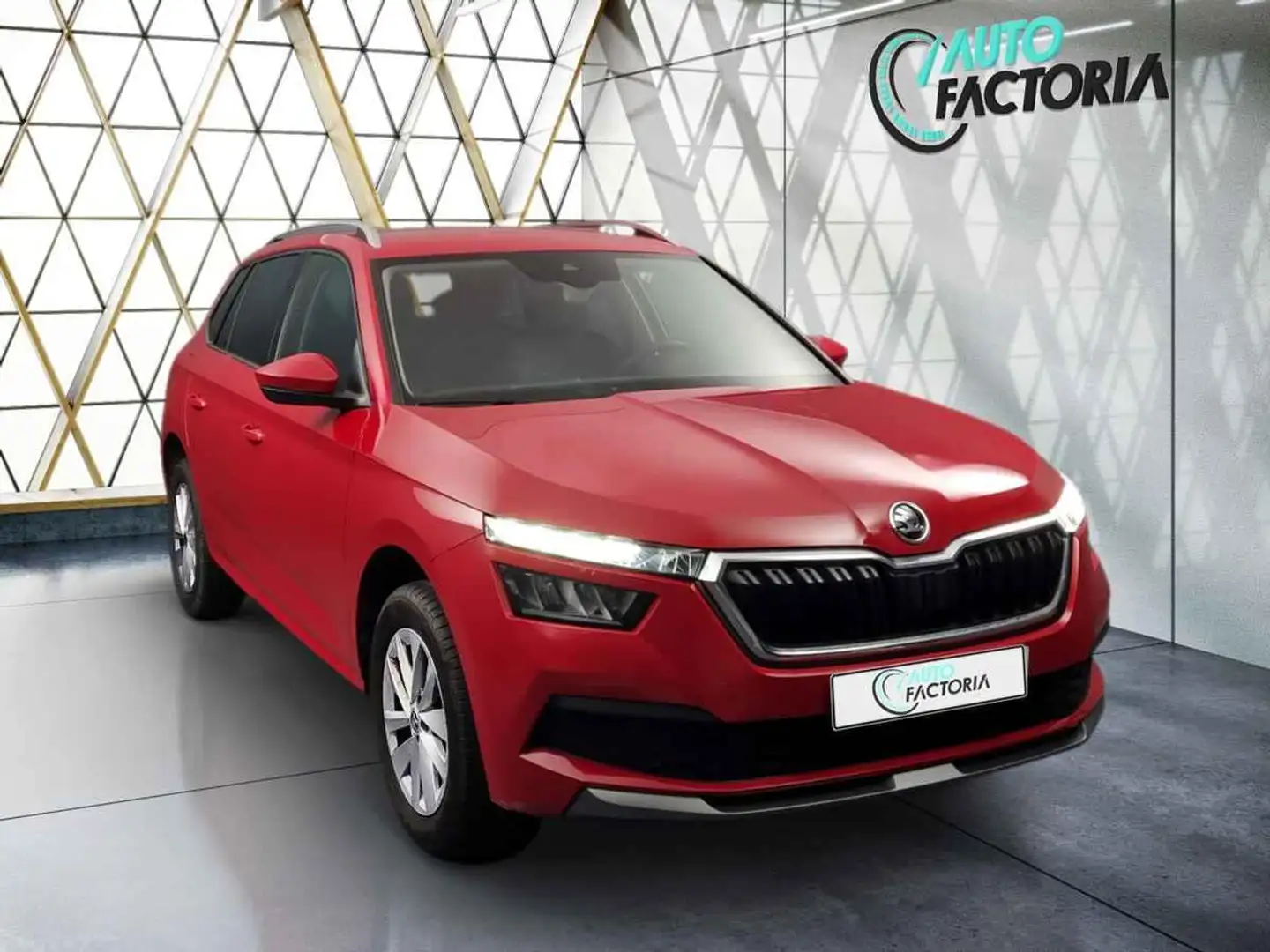 Skoda Kamiq -29% 1.0 TSI 110cv +MIRRORLINK+CAM+LED+Options Czerwony - 2