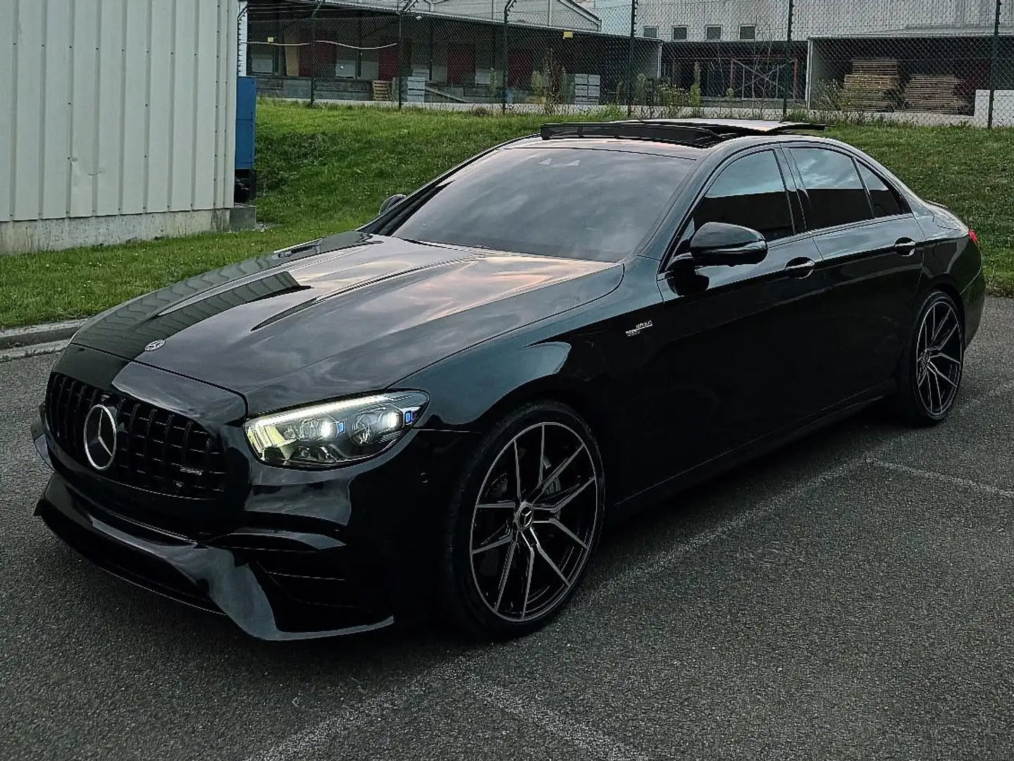Mercedes-Benz E 53 AMG E 53 AMG 4-Matic+ MHE Zwart - 1