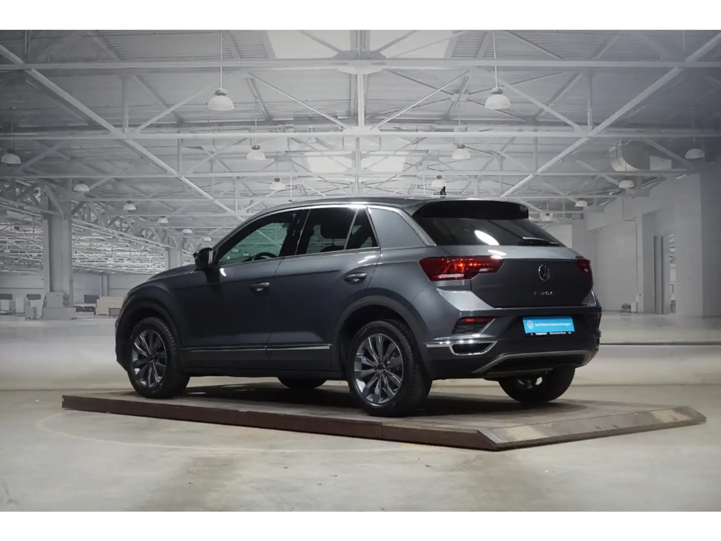 Volkswagen T-Roc Sport 1.5 TSI DSG Navi LED Kamera ACC DAB Grau - 2
