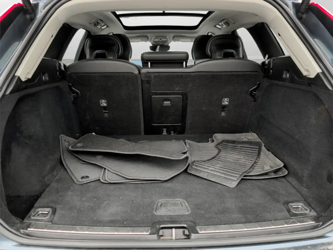 Volvo XC60 снимка Volvo XC60