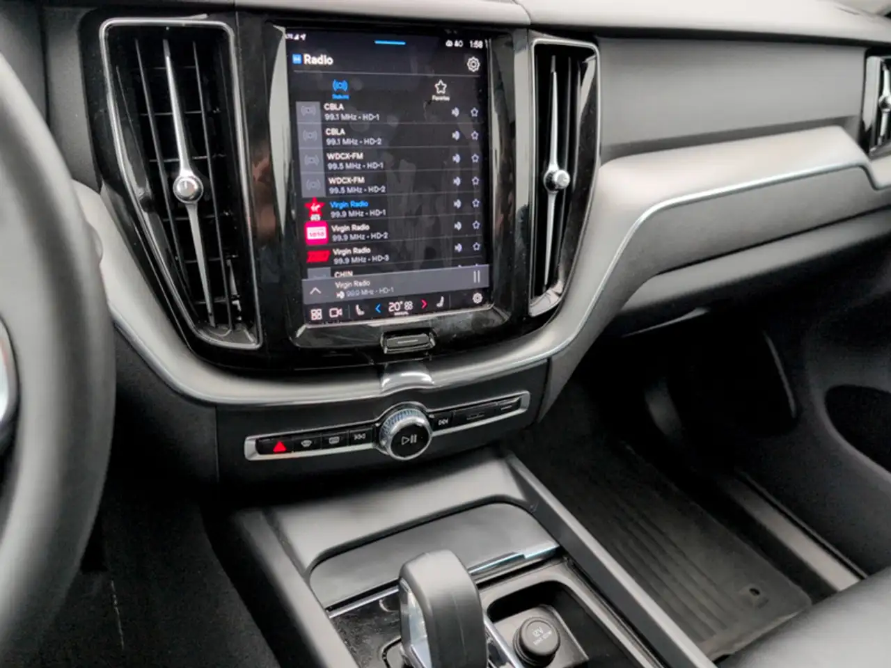 Volvo XC60 снимка Volvo XC60