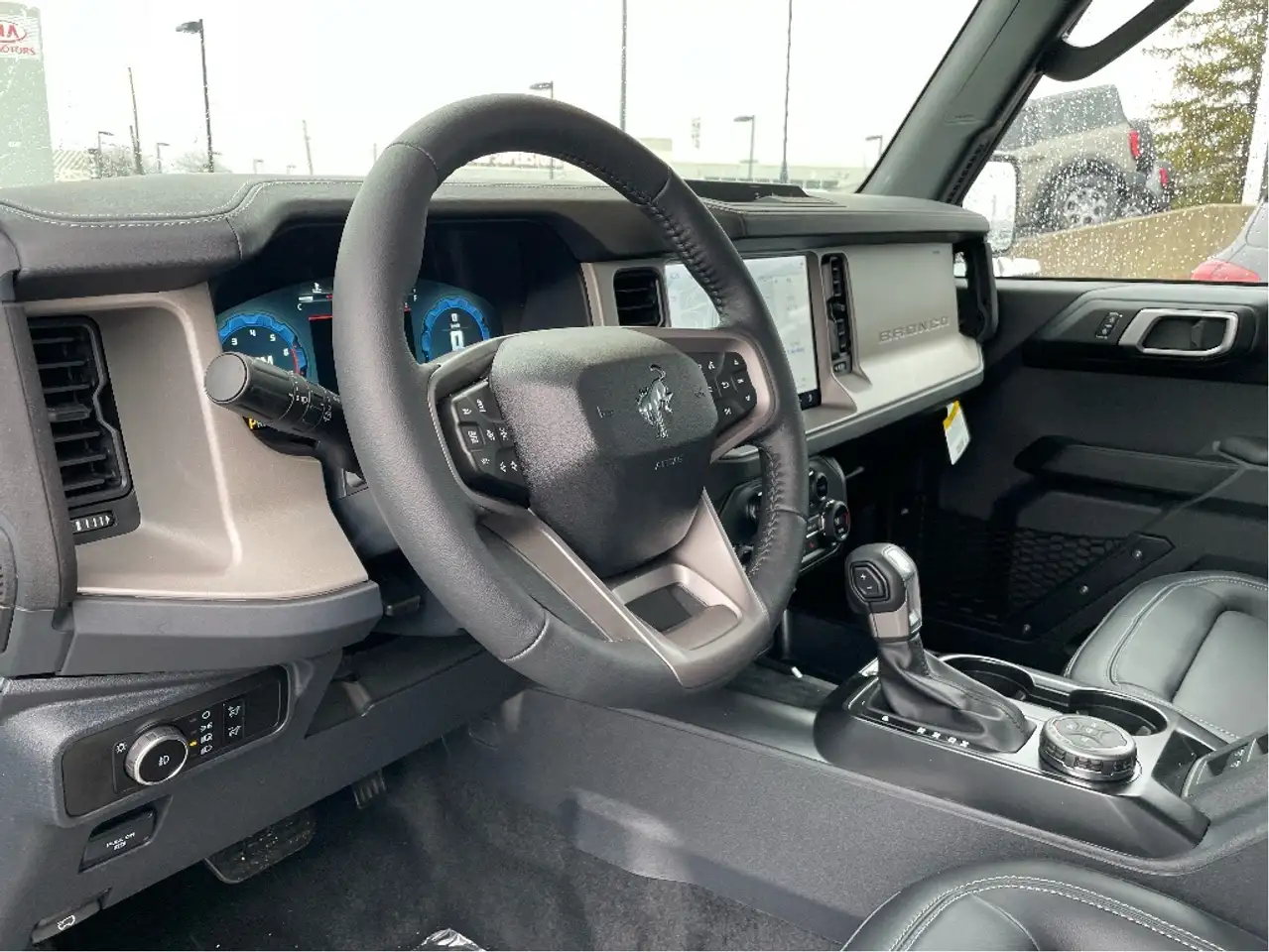 Ford Bronco снимка Ford Bronco