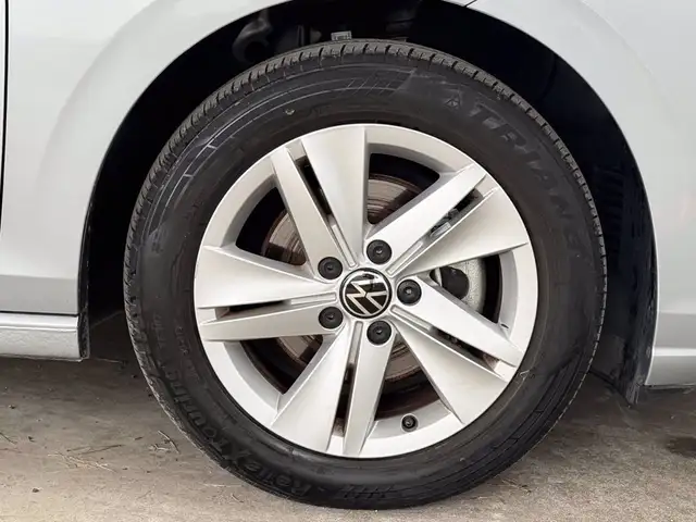 Volkswagen Golf view 14