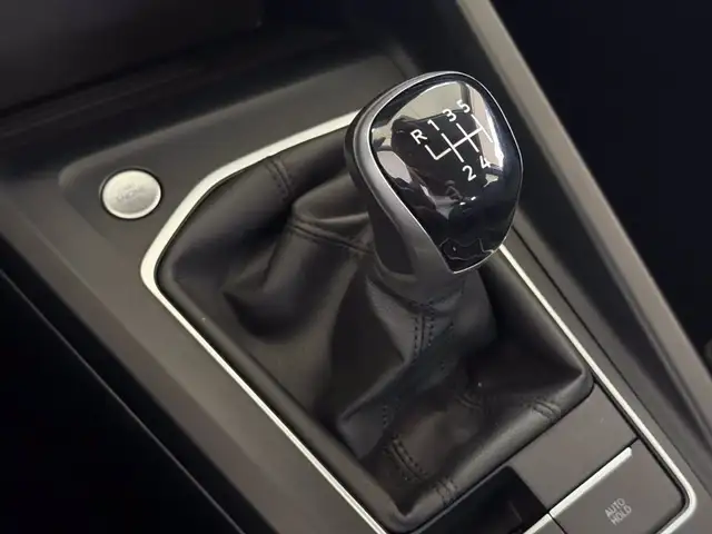 Volkswagen Golf view 22